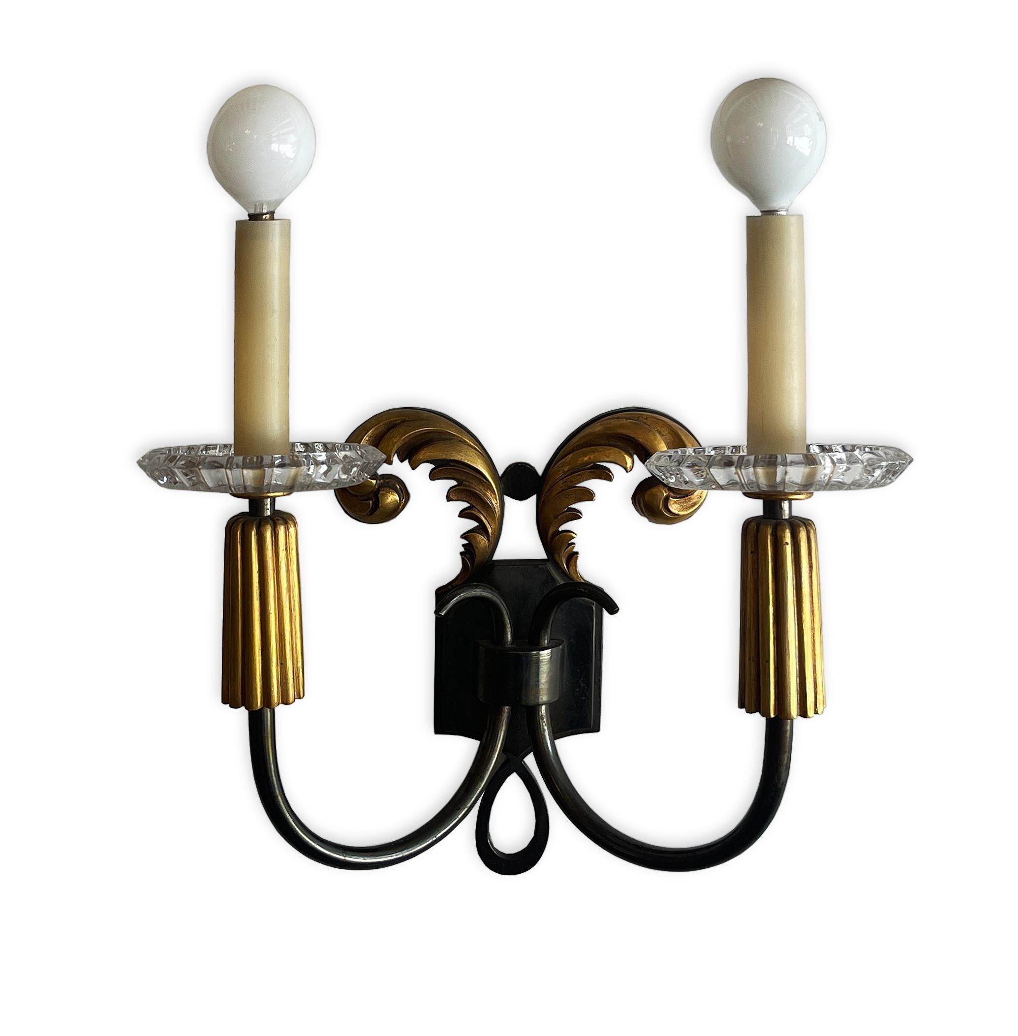 Lucien Rollin - Elegant Pair of 1940s French Bronze Sconces In Good Condition For Sale In Encino, CA
