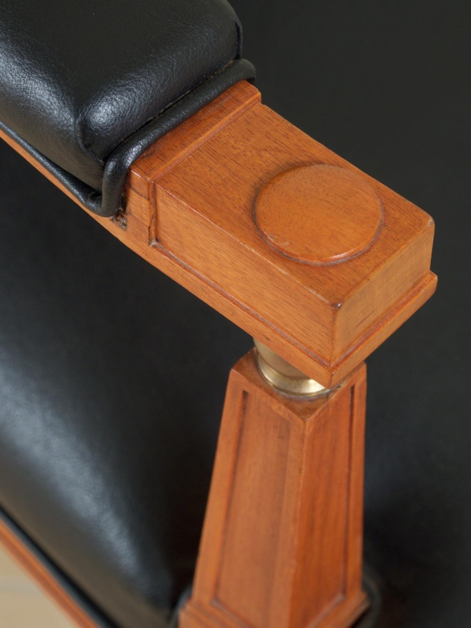 Milieu du XXe siècle Lucien Rollin Trois fauteuils en bois satiné et bronze en vente