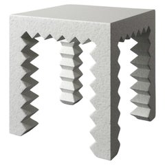 Mesa auxiliar de escayola esculpida "Lucien" de Christiane Lemieux