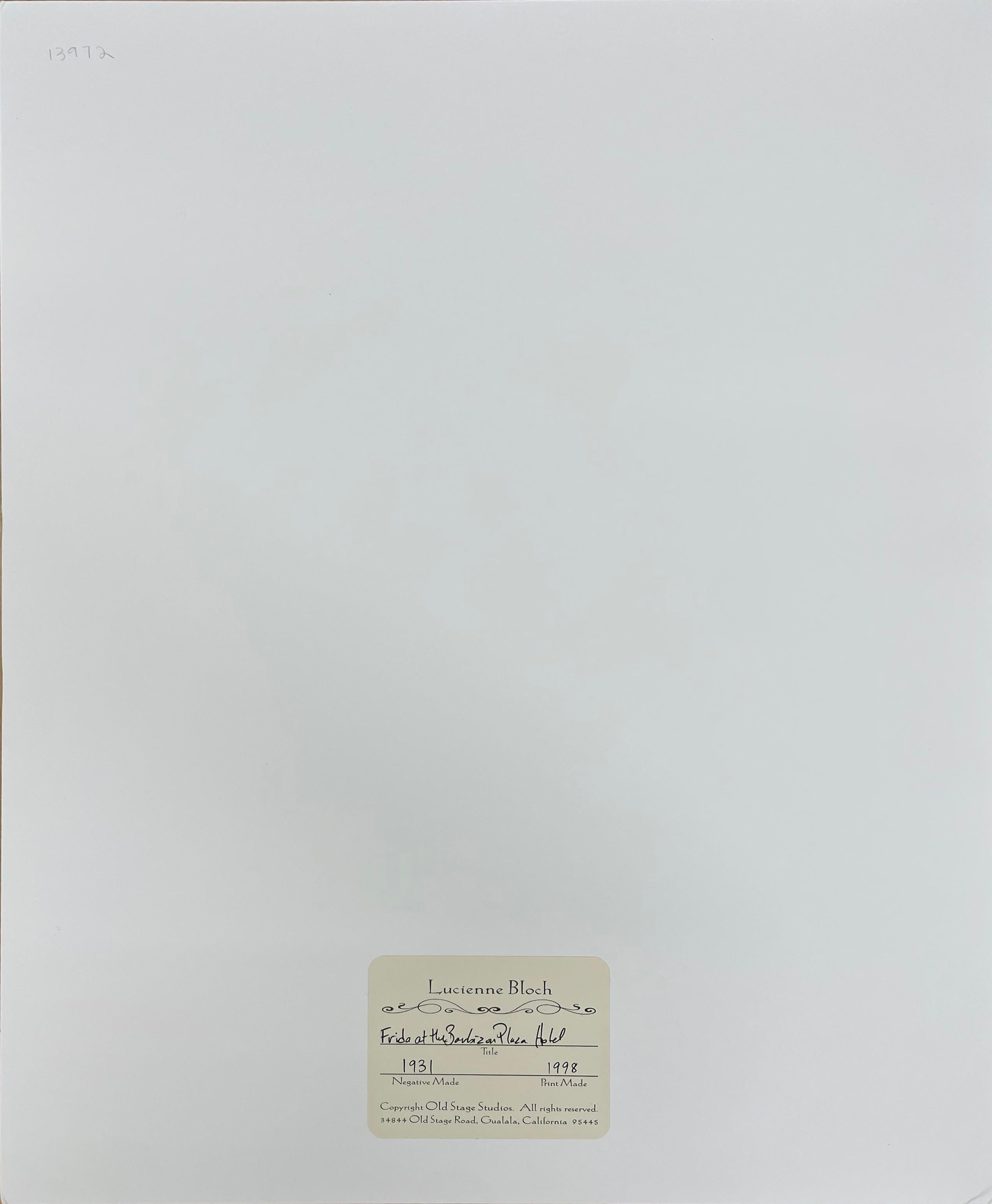 Frida im Plaza Hotel Barbizon von Lucienne Bloch, 1931, Gelatinesilberdruck im Angebot 2