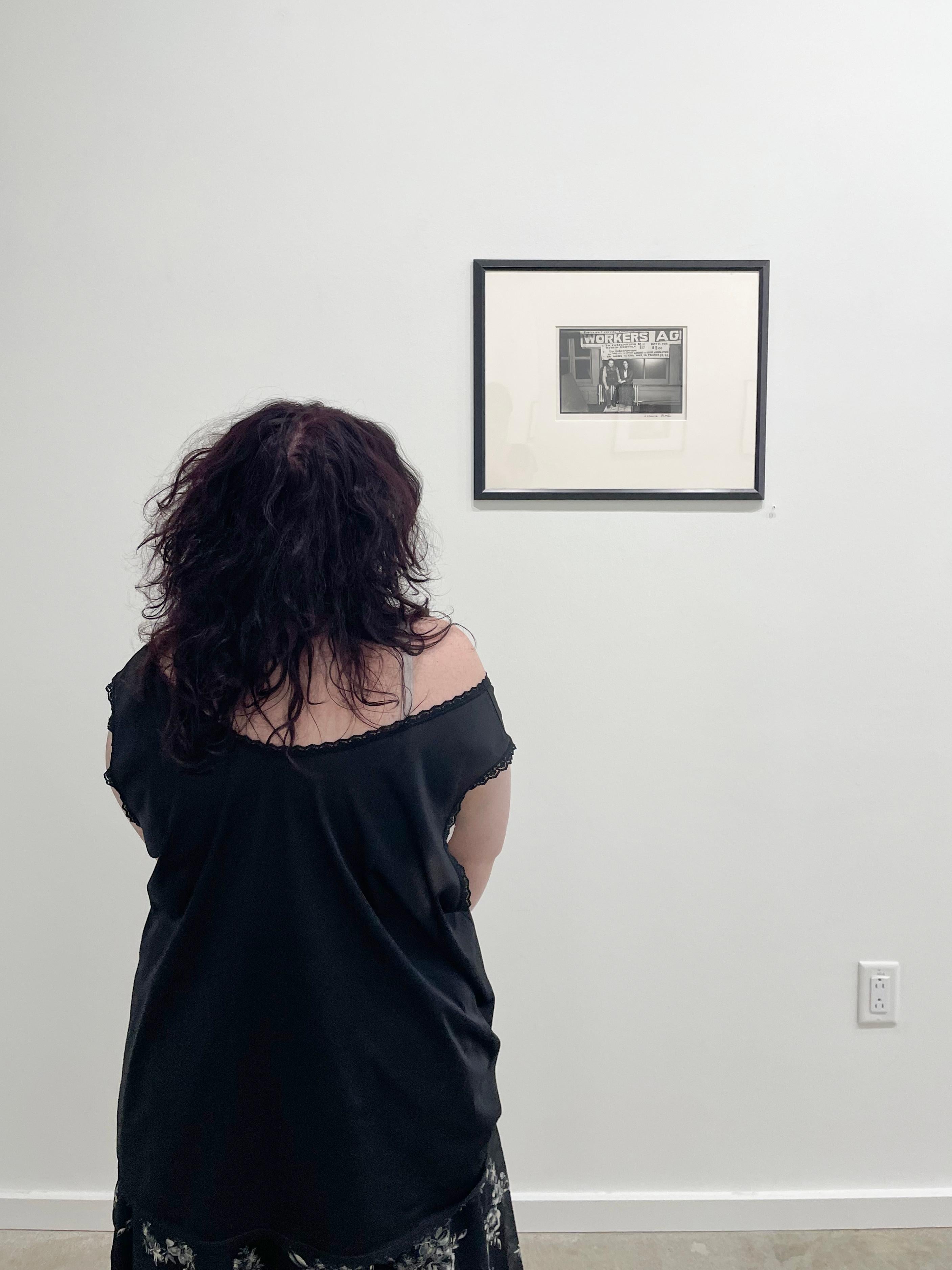 Midnight at New Workers School - Photographie en noir et blanc, Woman Artist, Frida en vente 2