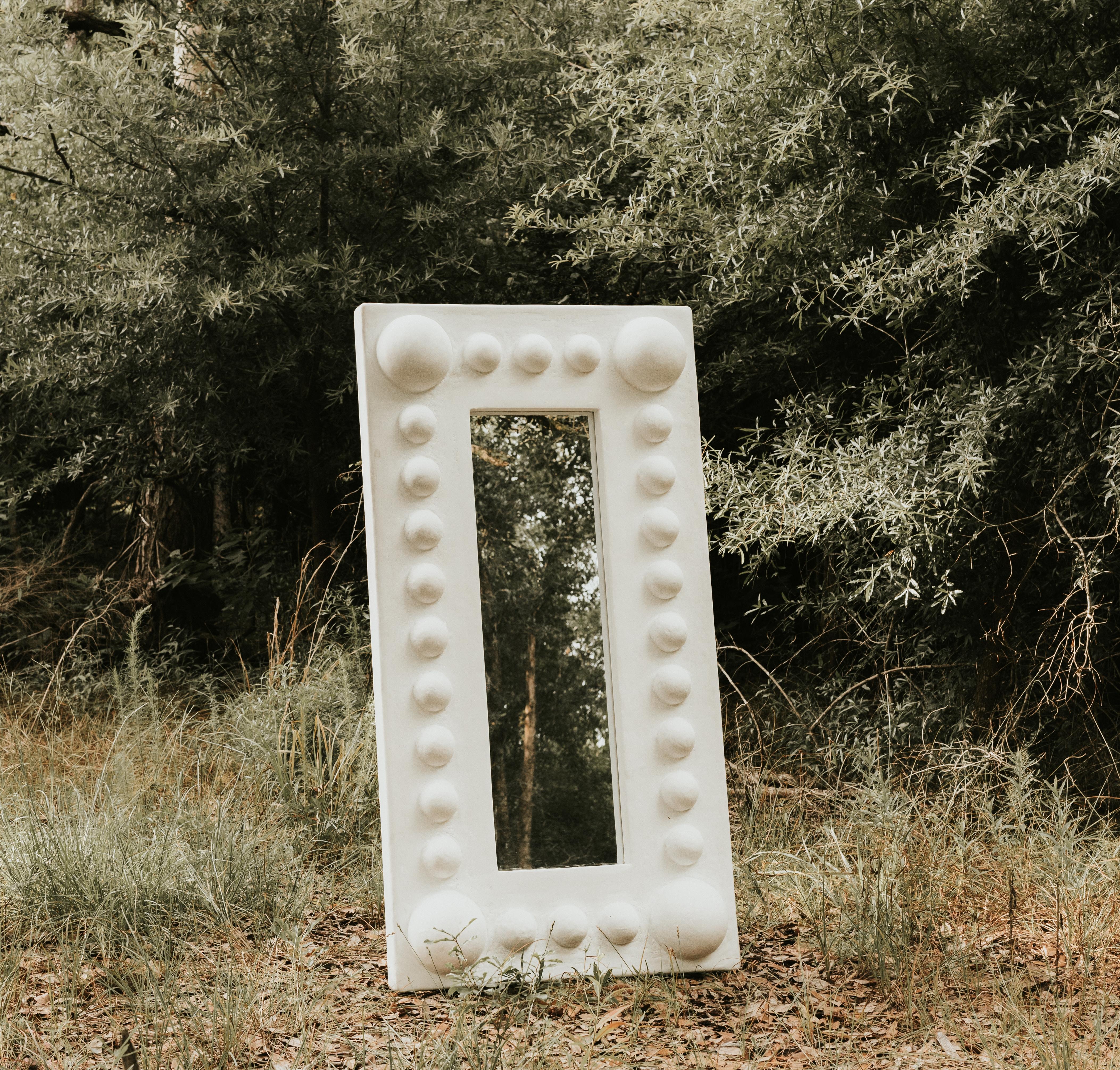 Lucille Floor Mirror in Gypsum & Fiberglass by Brent Warr Studios In New Condition For Sale In Bainbridge, GA