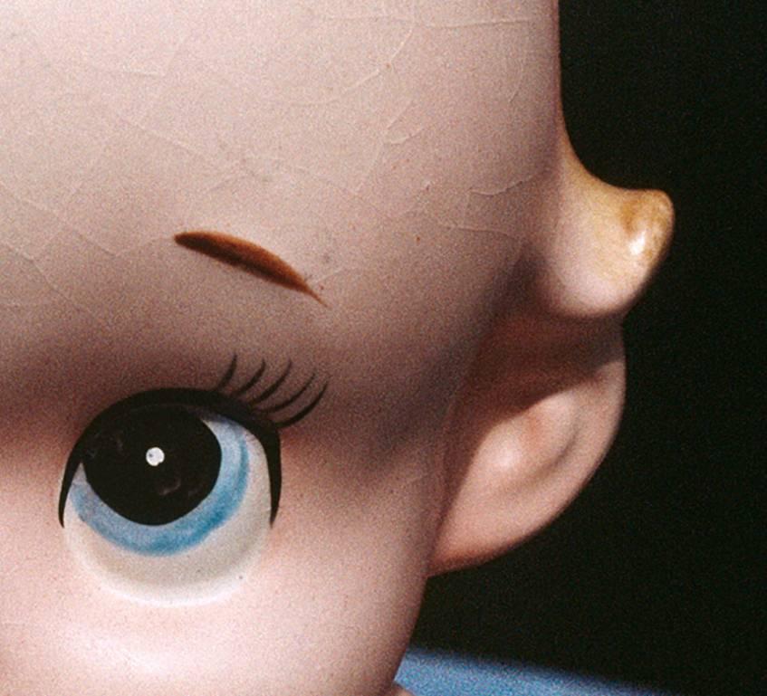 Doll Nr. 3 (Ausgabe 1/25) (Abstrakt), Photograph, von Lucille Khornak