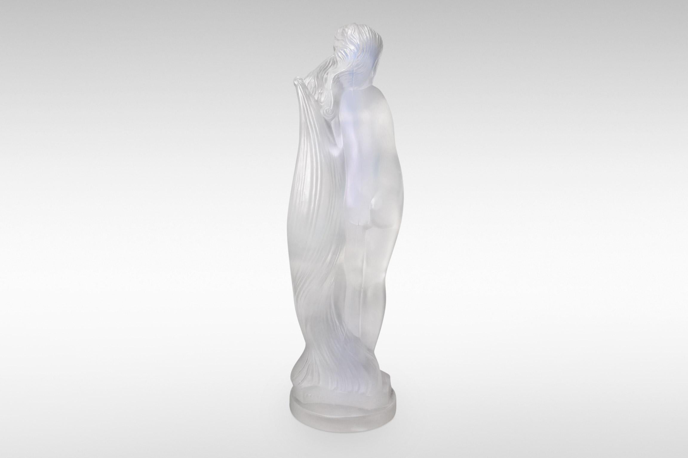 An opalescent glass Art Deco sculpture of a nude by Lucille Sevin for Etling, in fine condition.
Signed, circa 1925.