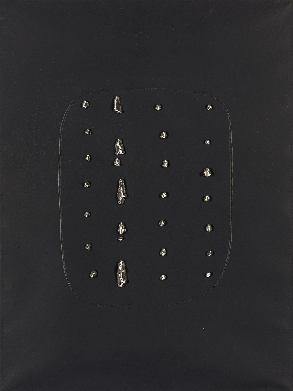When painter Lucio Fontana used tools to cut up and puncture into the surface of his canvas what distinctive visual element resulted from his efforts?