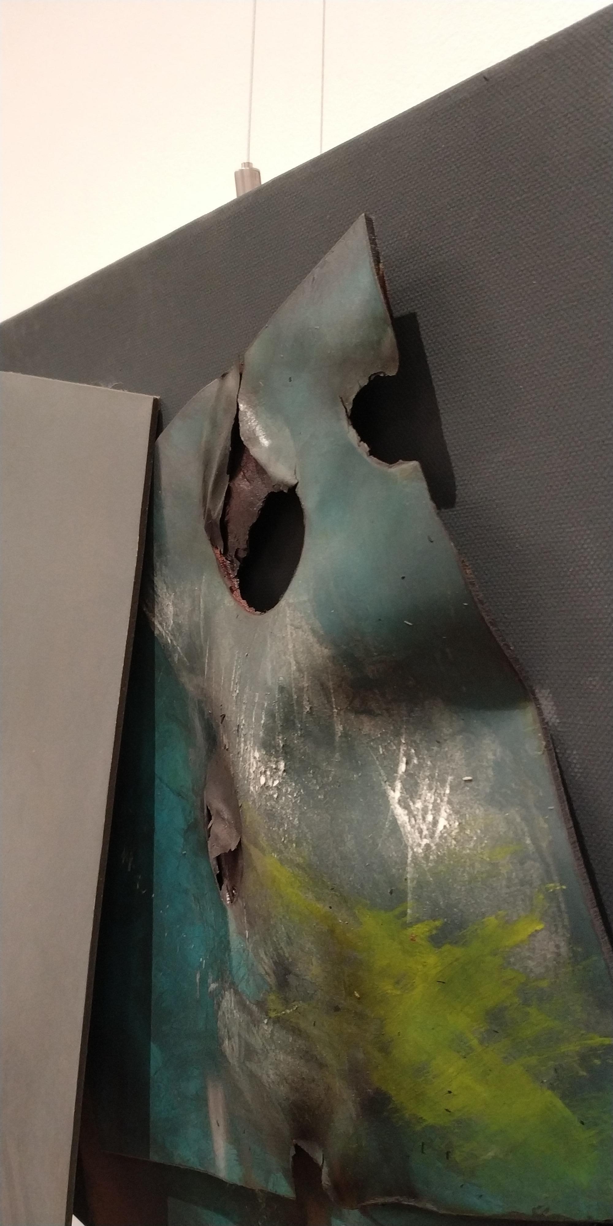 Lucio Perna, Bidonville, cartone intagliato su tela, 2010, 40x40x6cm in vendita 2
