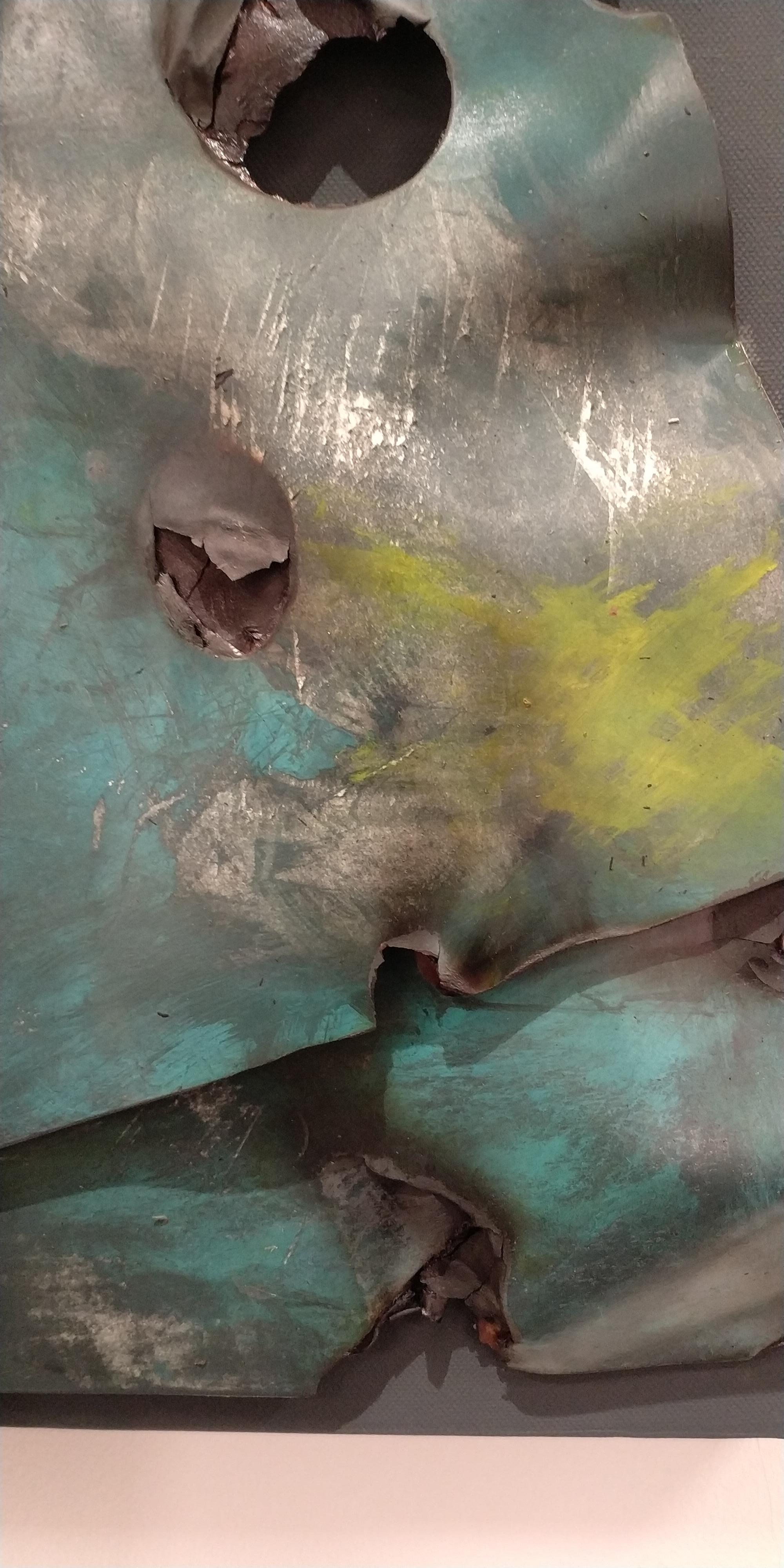 Lucio Perna, Bidonville, cartone intagliato su tela, 2010, 40x40x6cm in vendita 4