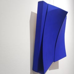 "Surrogated Cities 310" von Lucio Perna, Karton auf Leinwand, blau Klein