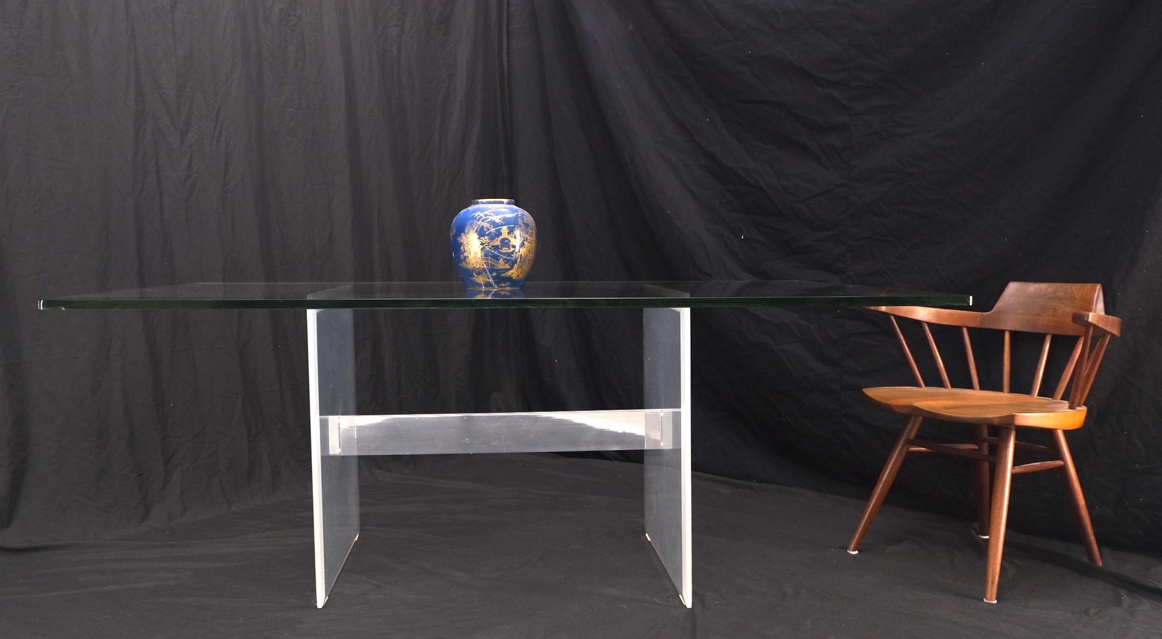 Rechteckiger Konferenztisch aus Lucite und Aluminiumfuß mit Glasplatte im Angebot 9