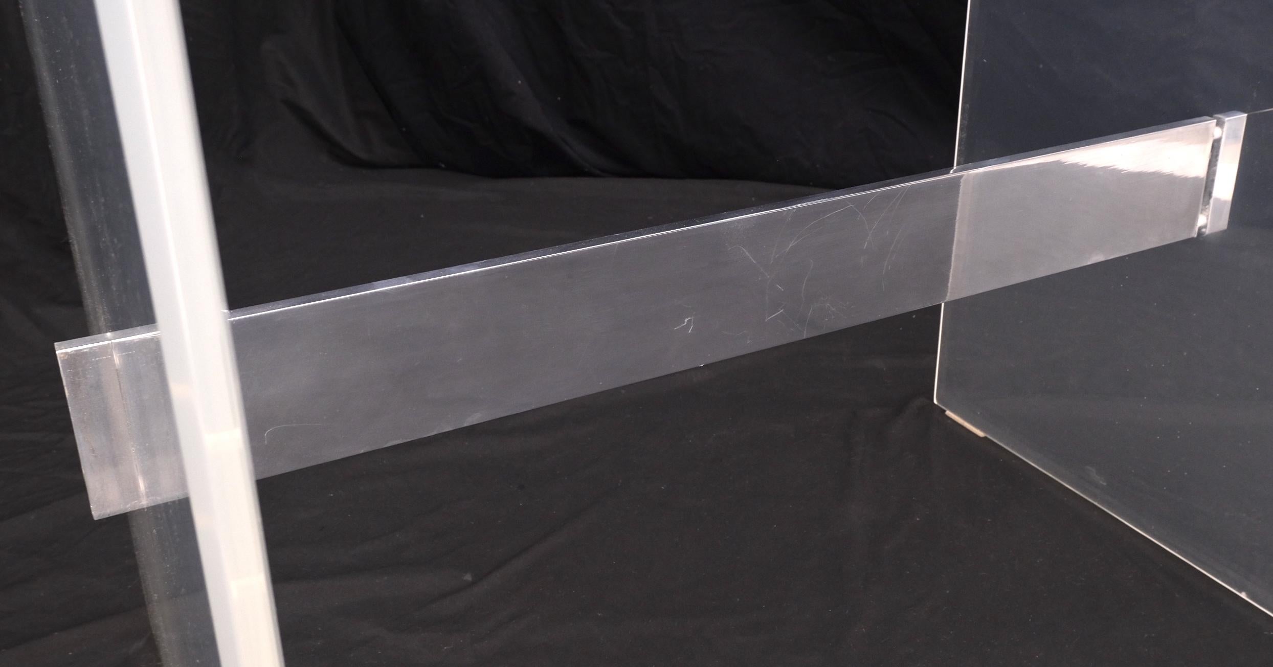 Rechteckiger Konferenztisch aus Lucite und Aluminiumfuß mit Glasplatte im Zustand „Gut“ im Angebot in Rockaway, NJ