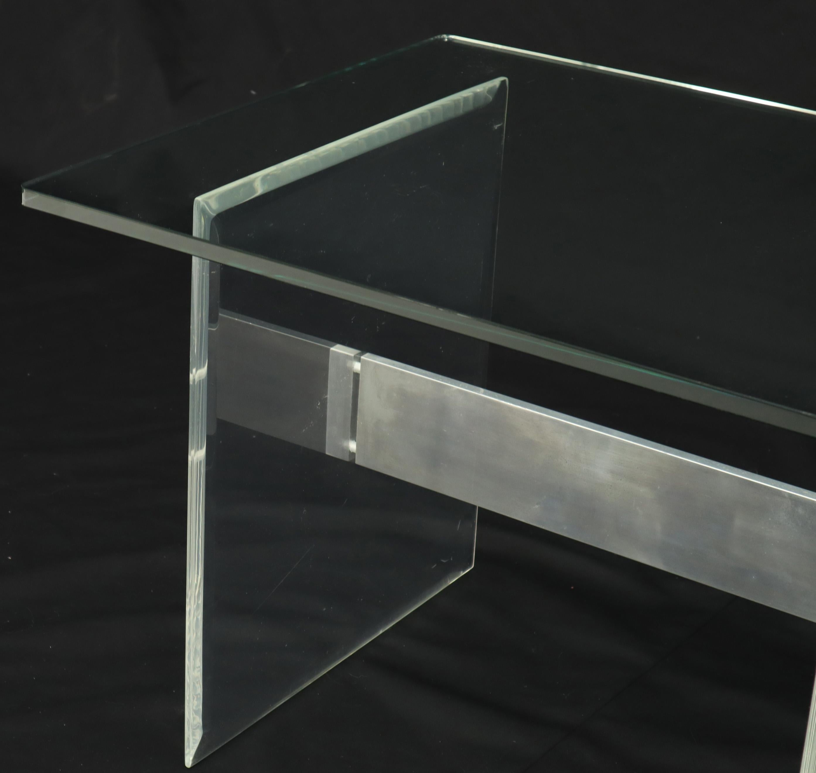 Mid-Century Modern Lucite aluminum and glass lamp side occasional end table. Pace collection Milo Baughman style.