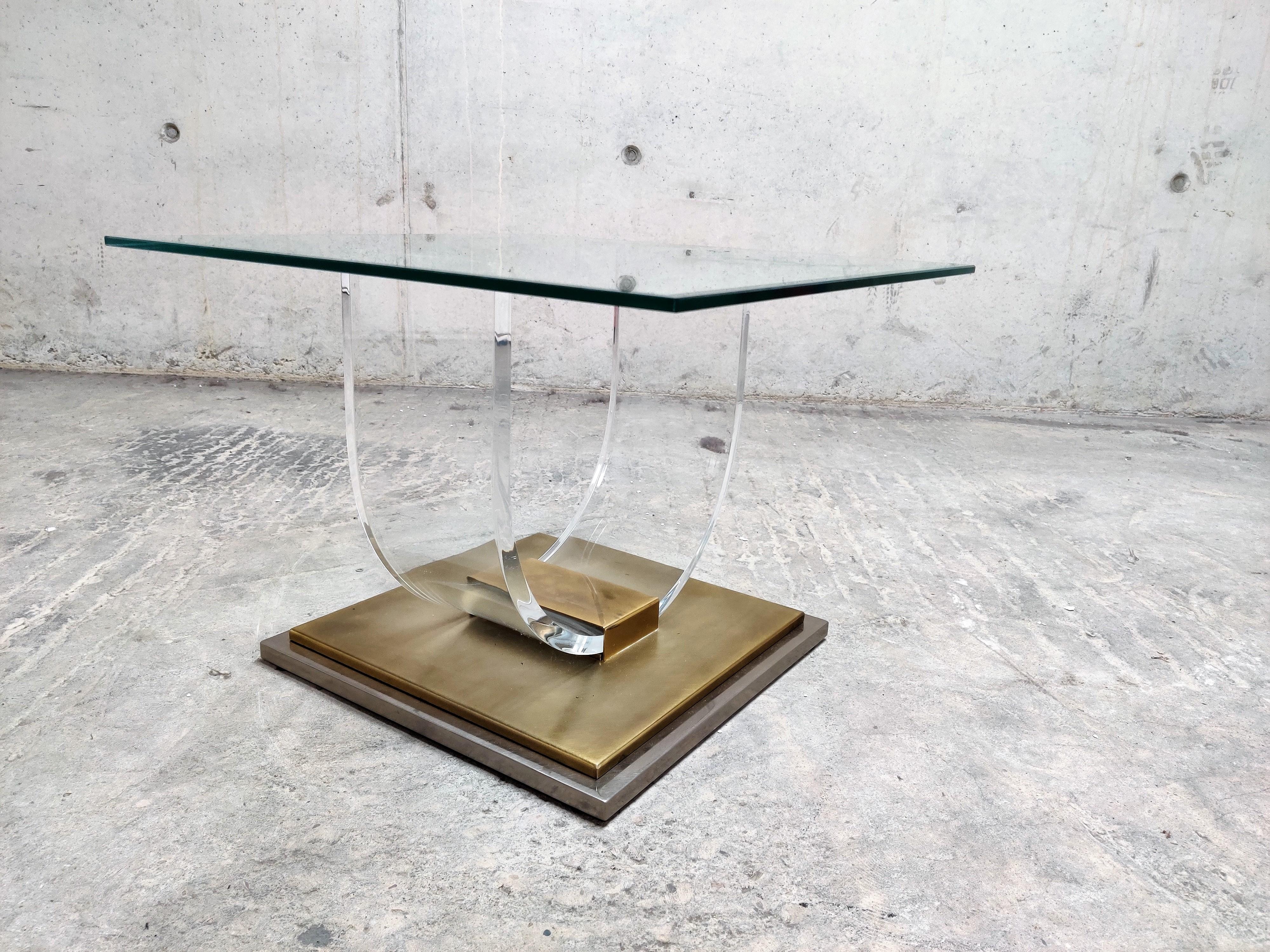 Lucite and Brass Arch Coffee Table, 1970s In Good Condition In HEVERLEE, BE