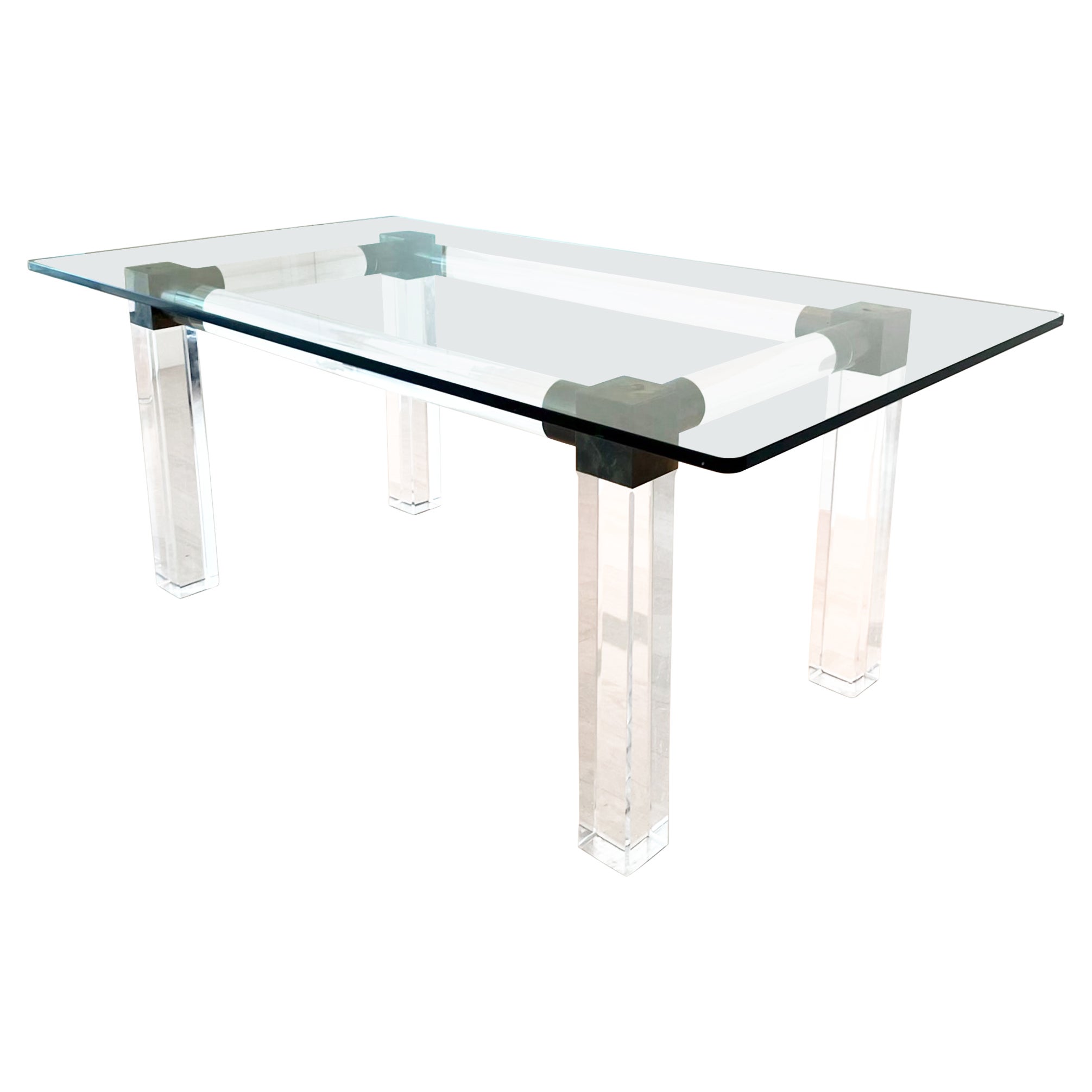 Table de salle à manger en lucite et laiton de Charles Hollis Jones avec plateau en verre, signée en vente