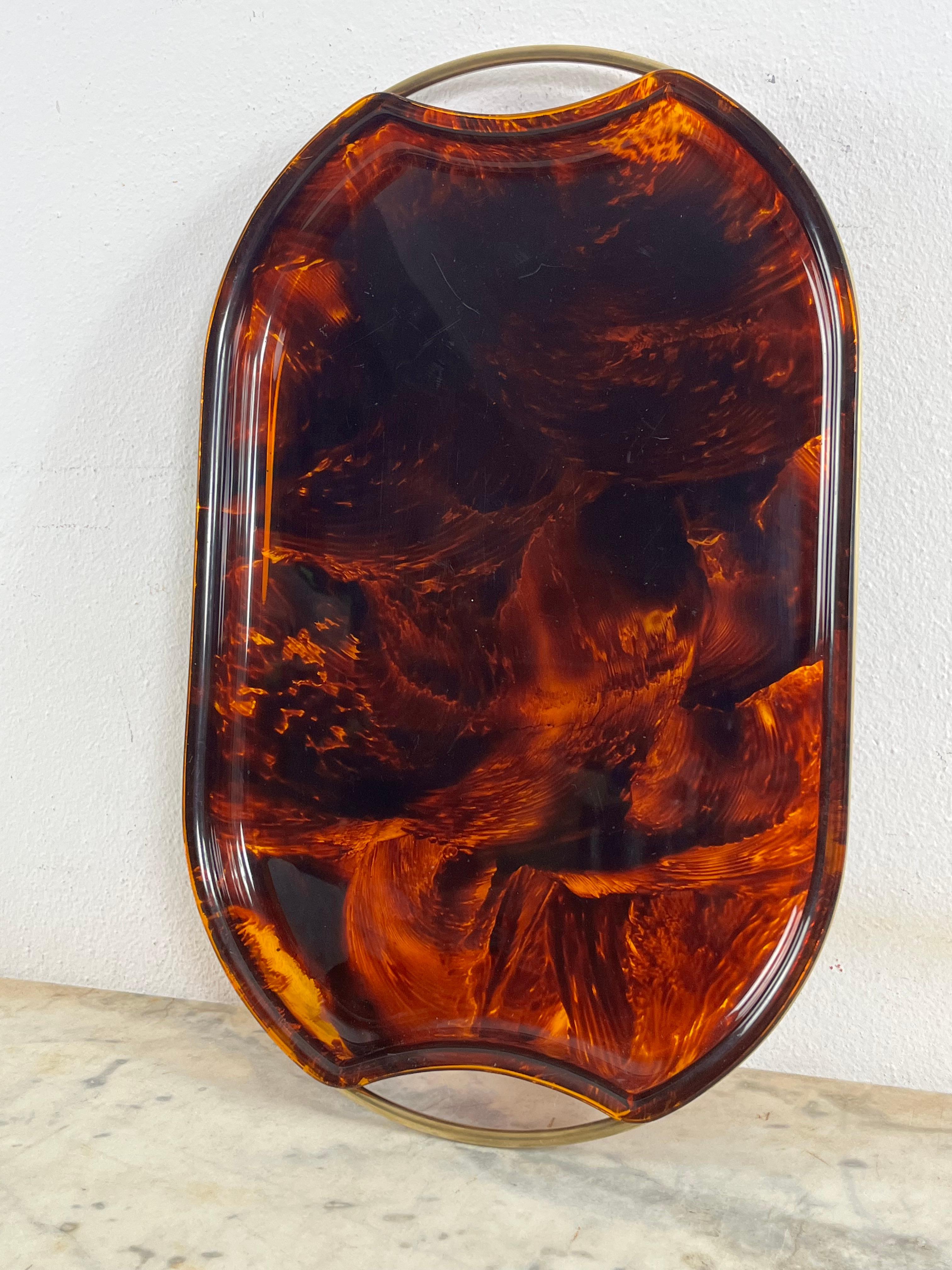 Plateau ovale italien en Lucite et laiton de Guzzini, 1970 en vente 6