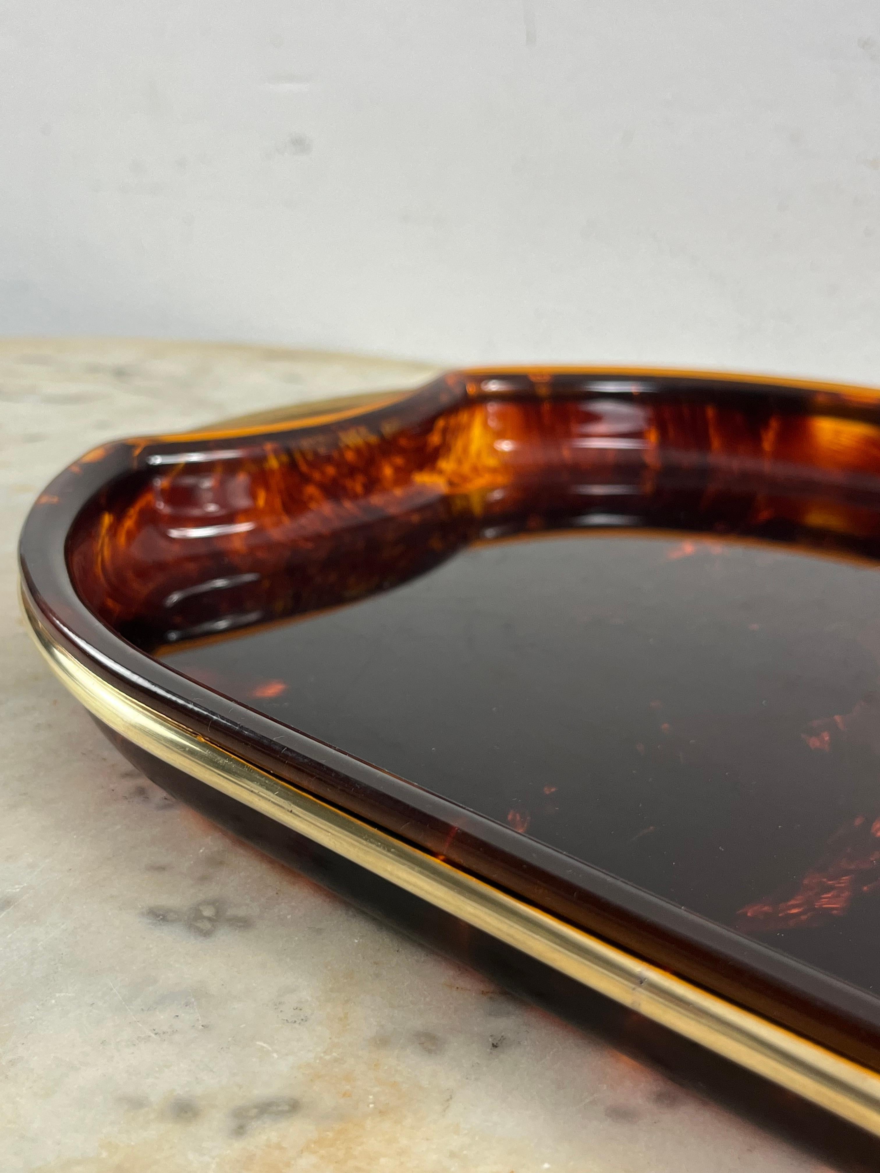 Plateau ovale italien en Lucite et laiton de Guzzini, 1970 en vente 4