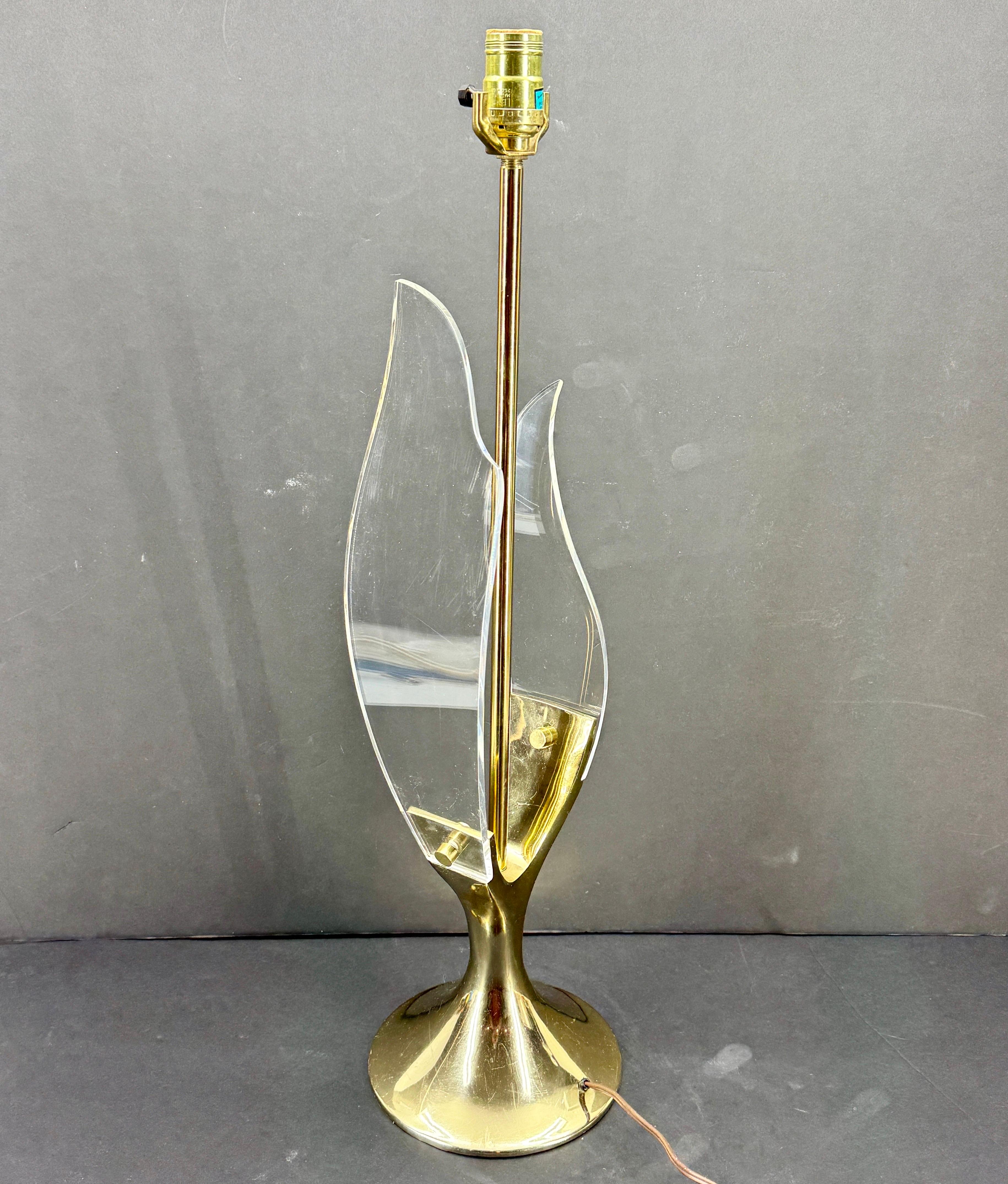 Lámpara escultura de hojas de lucita y latón by Laurel Lamp Company en venta 5