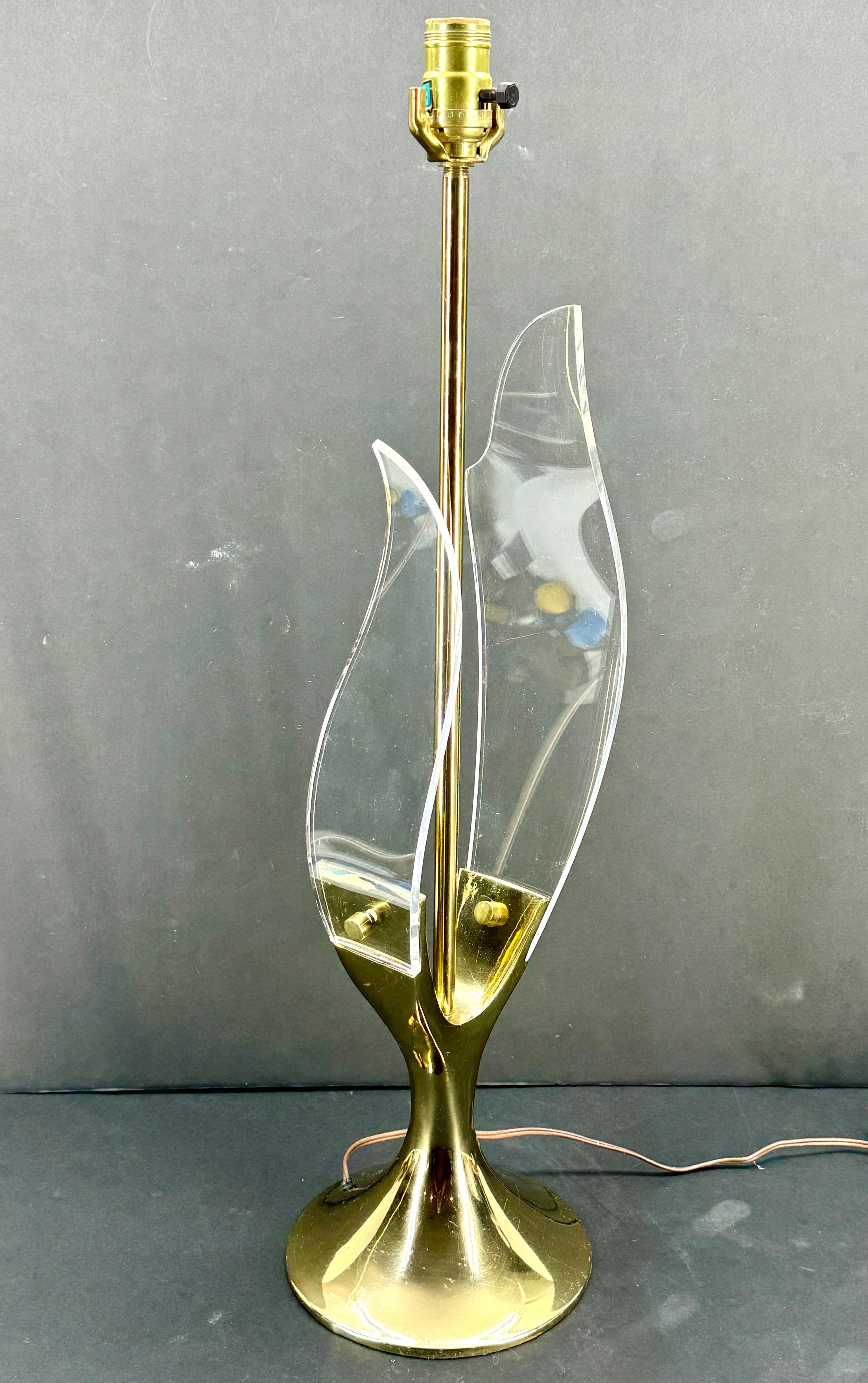 Lámpara escultura de hojas de lucita y latón by Laurel Lamp Company en venta 9