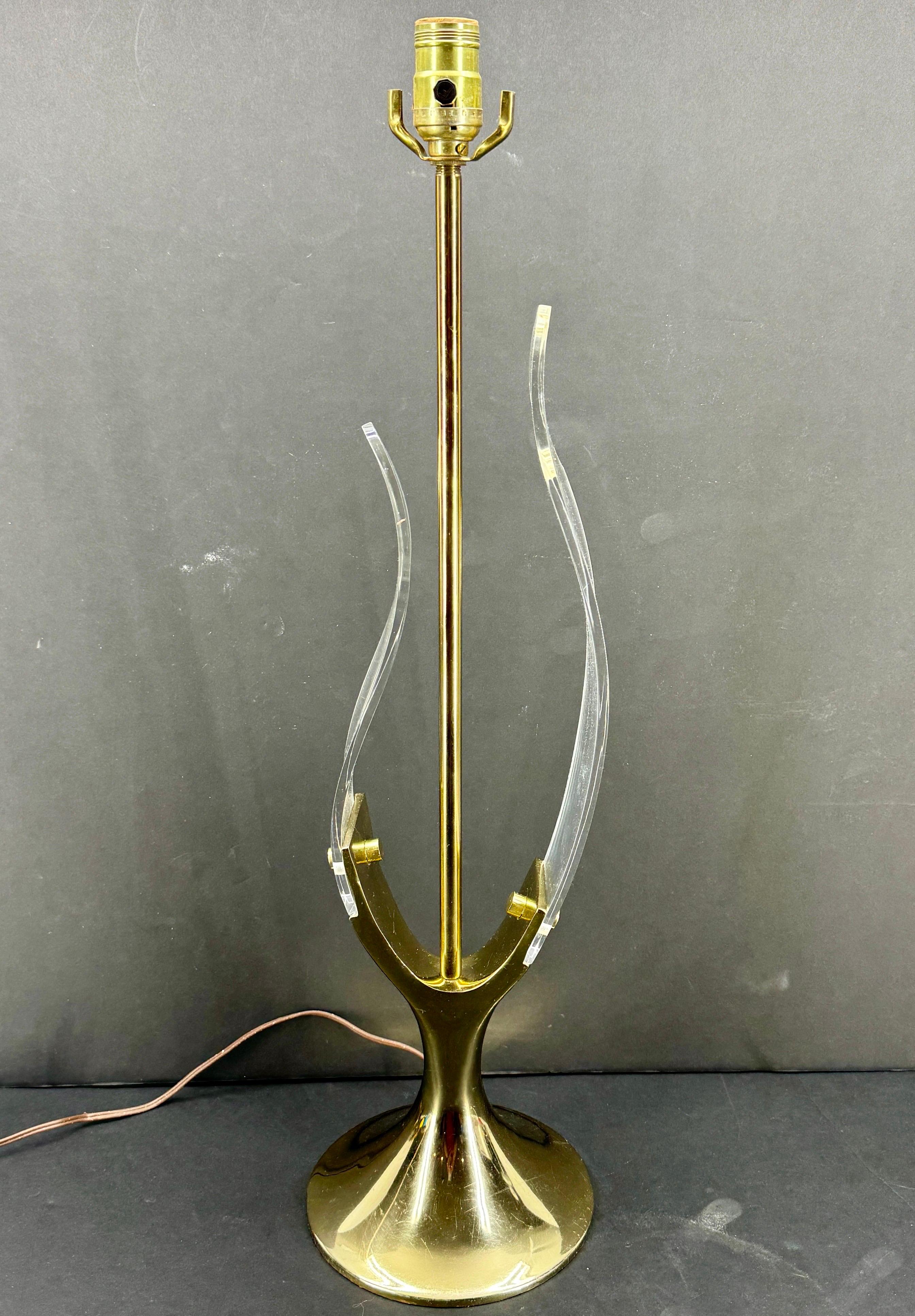 Lámpara escultura de hojas de lucita y latón by Laurel Lamp Company siglo XX en venta