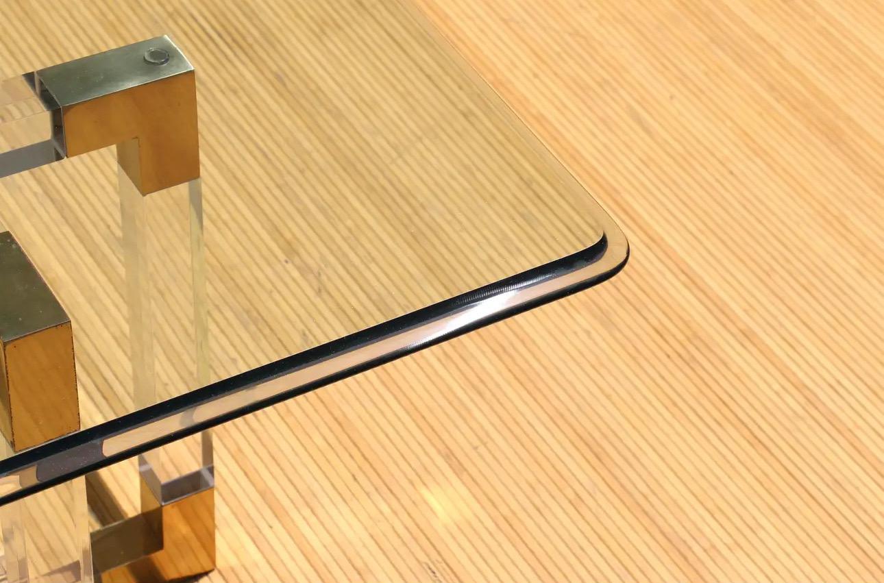 Table à cocktail/table basse « Metric Line » en Lucite et laiton de Charles Hollis Jones en vente 4