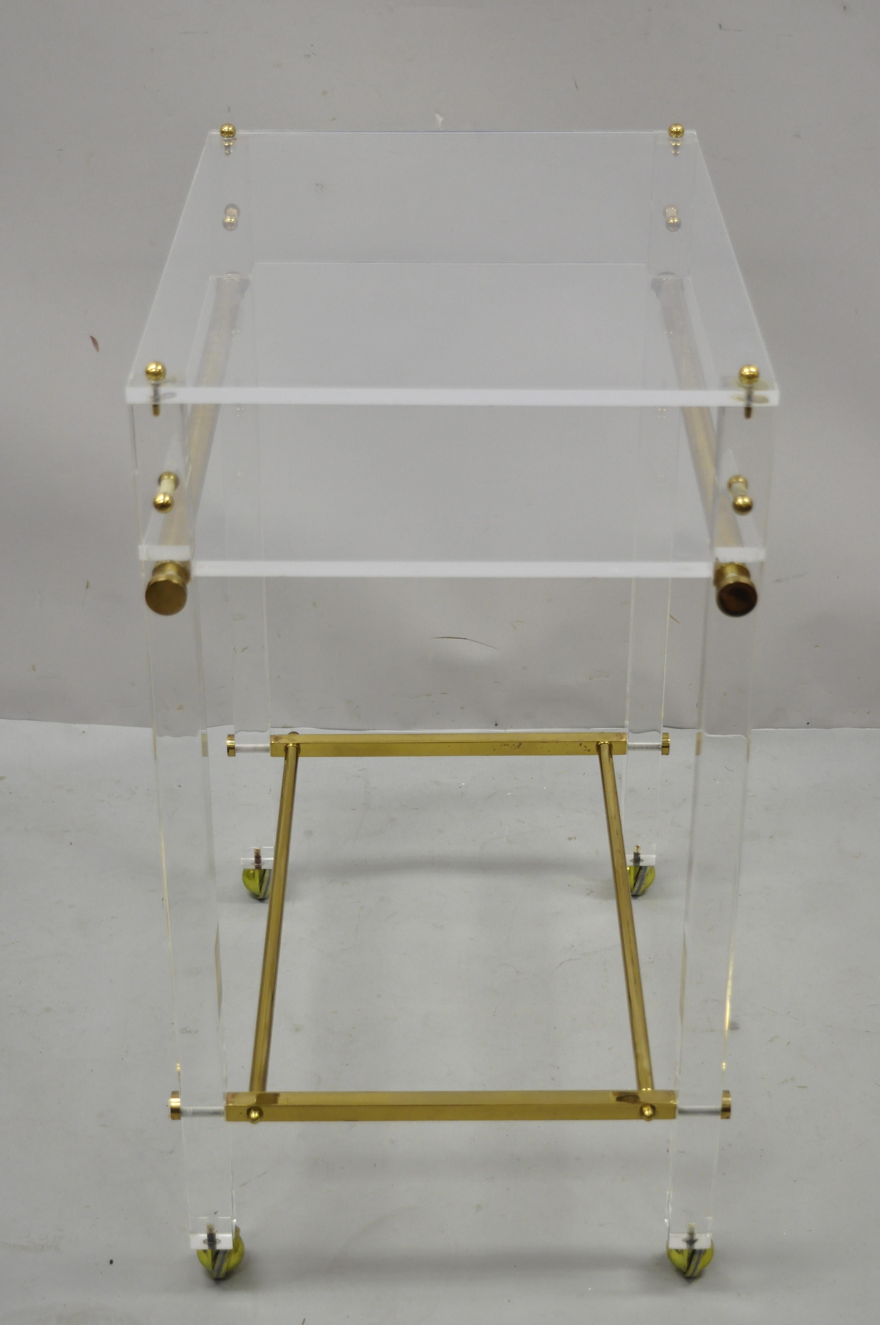 Lucite and Brass Mid-Century Modern Rolling Bar Cart Trolley Tea Table Stand For Sale 4