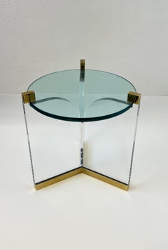Tavolino in lucite e ottone di Charles Hollis Jones