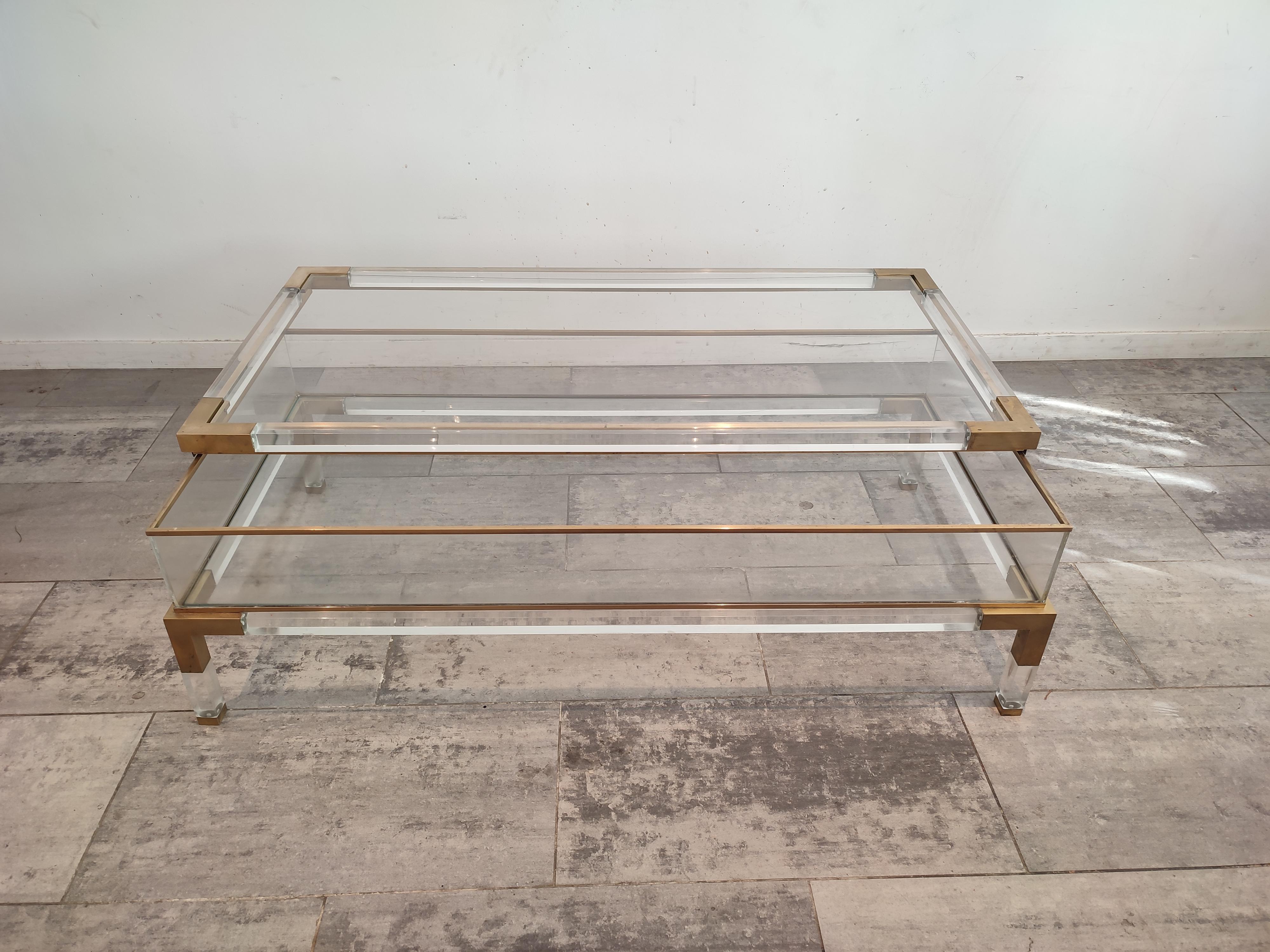 Lucite and Brass Sliding Coffee Table, 1980s For Sale 2