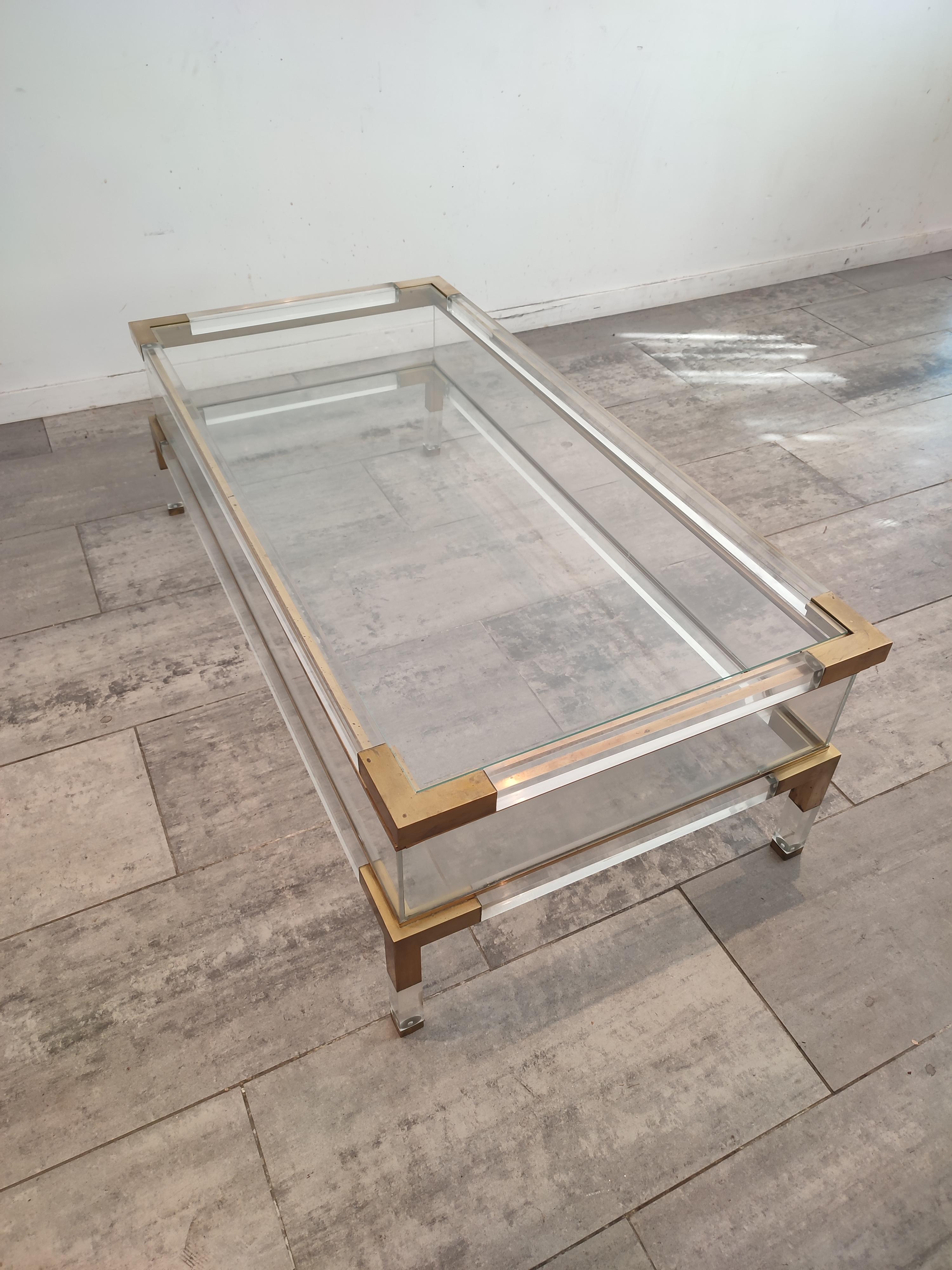 Lucite and Brass Sliding Coffee Table, 1980s For Sale 5