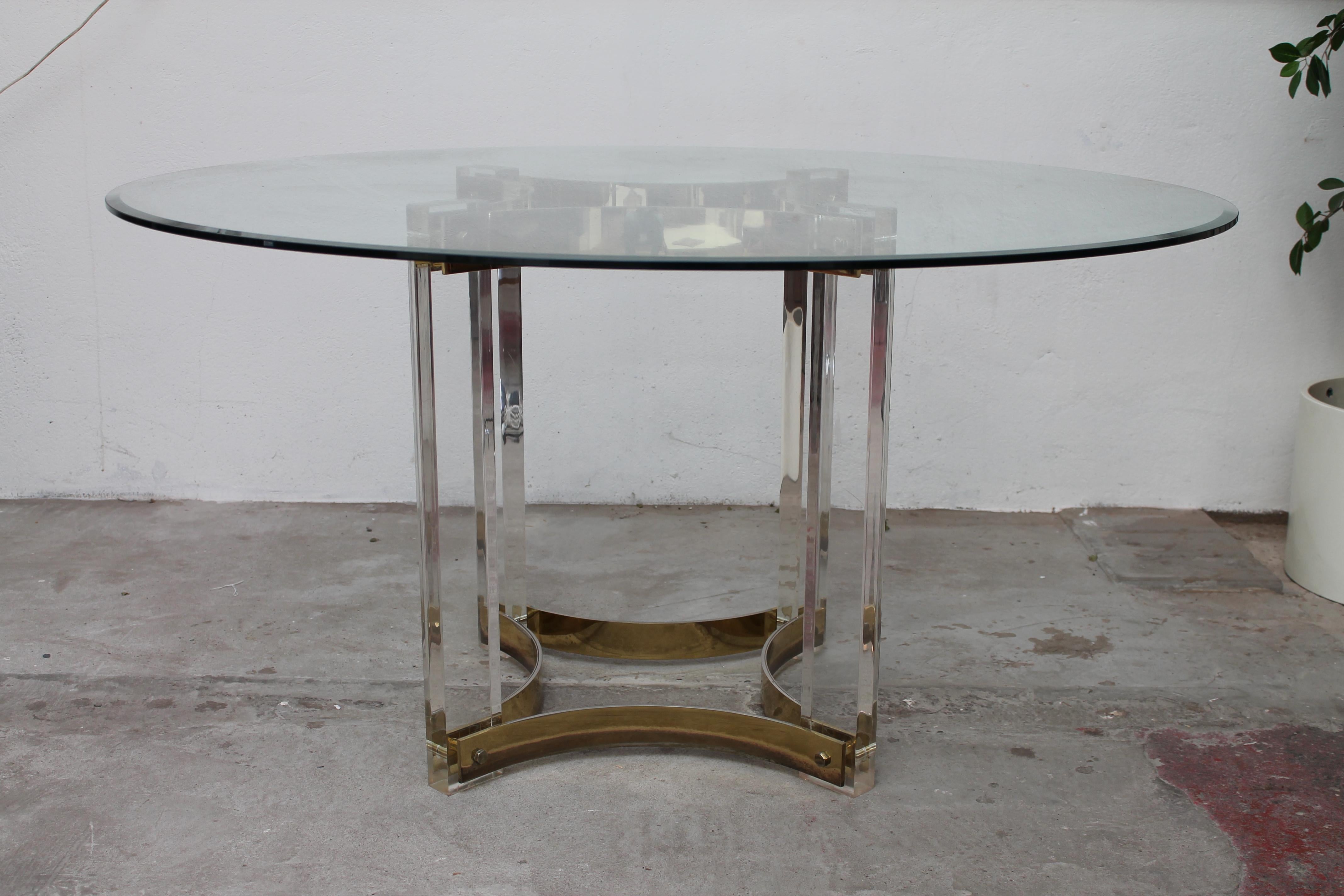 Lucite and Brass Table by Romeo Rega In Good Condition For Sale In Antwerpen, BE