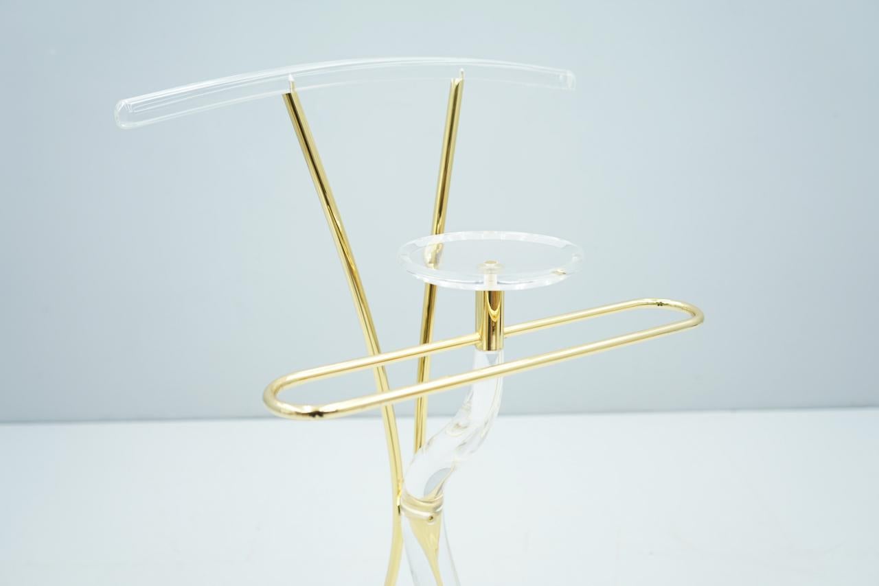 Lucite and Brass Three Leg Valet, 1960s For Sale 5