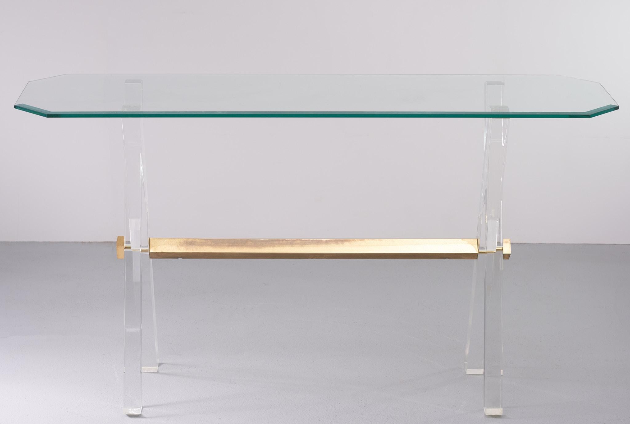 Lucite and Brass X Frame Console Table, France 1970s In Good Condition In Den Haag, NL