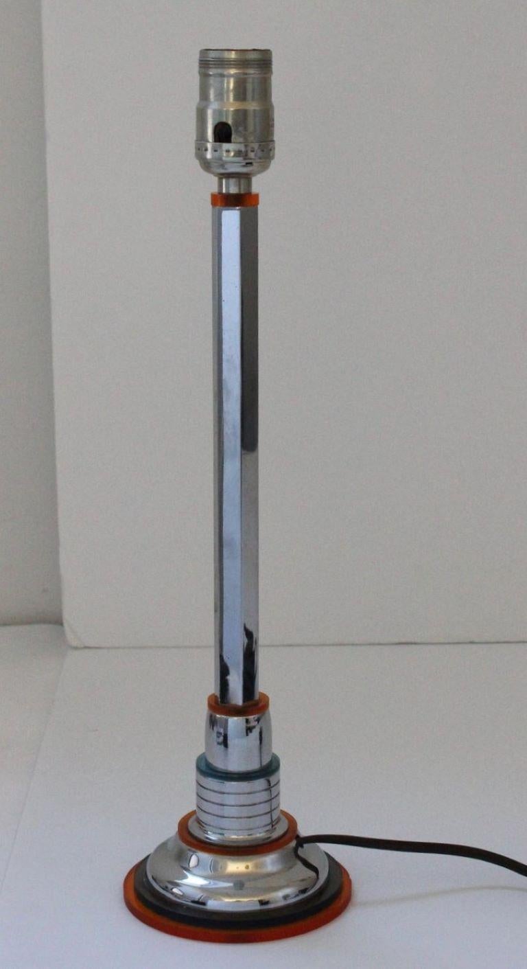 Lucite and Chrome Art Deco Table Lamp For Sale 5