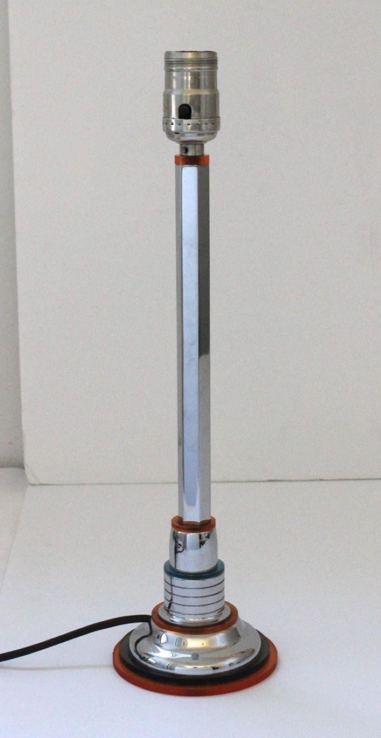 Lucite and Chrome Art Deco Table Lamp For Sale 3