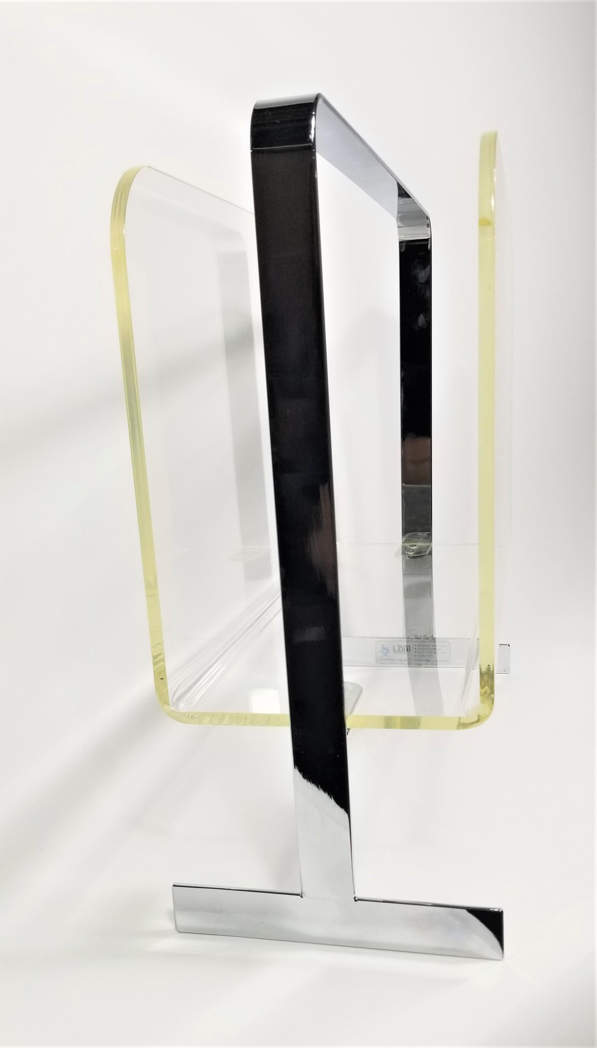 Revistero Lucite y Cromo en Bueno estado para la venta en New York, NY