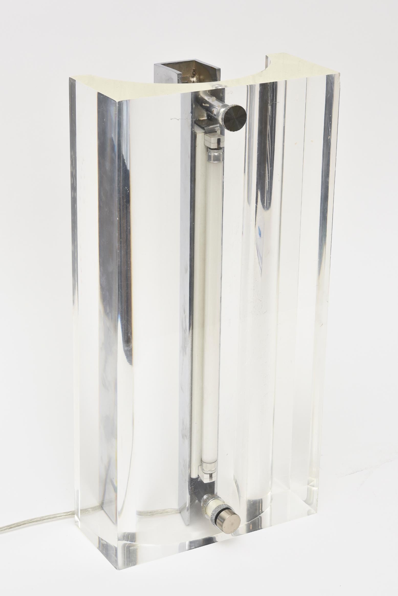 Late 20th Century Vintage Lucite and Chrome Column Table Lamp For Sale