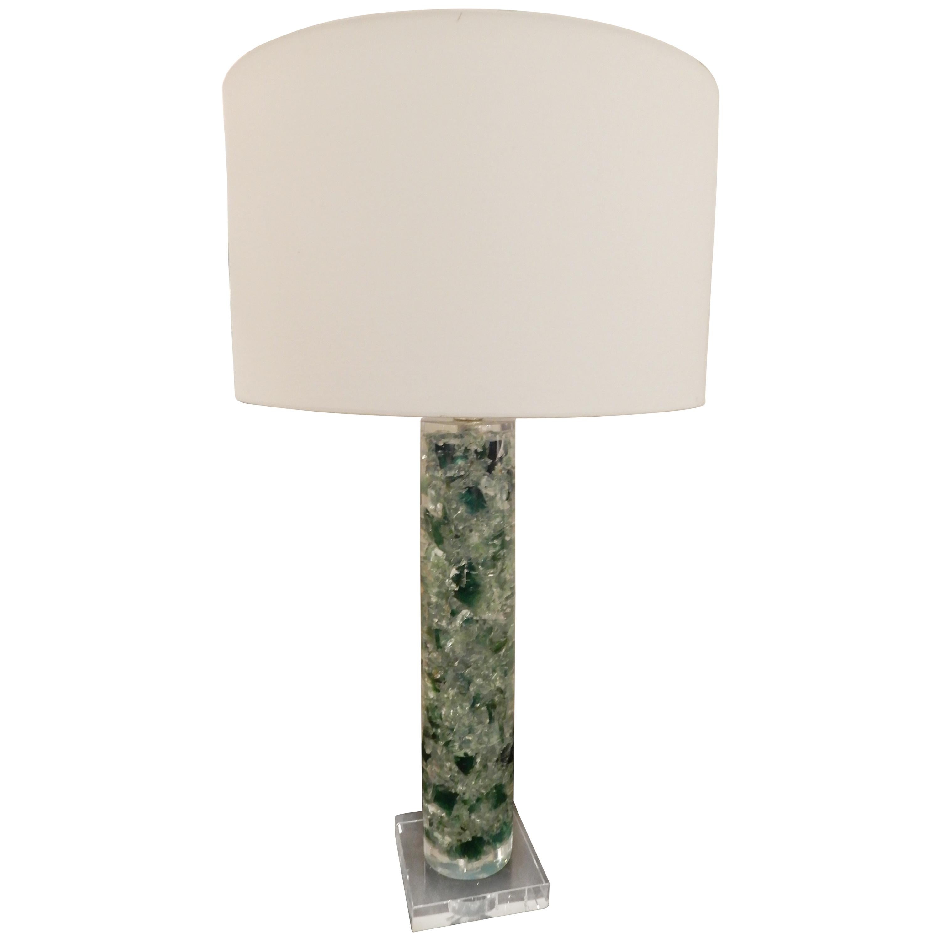 Lampada da tavolo in lucite e vetro di mare schiacciato
