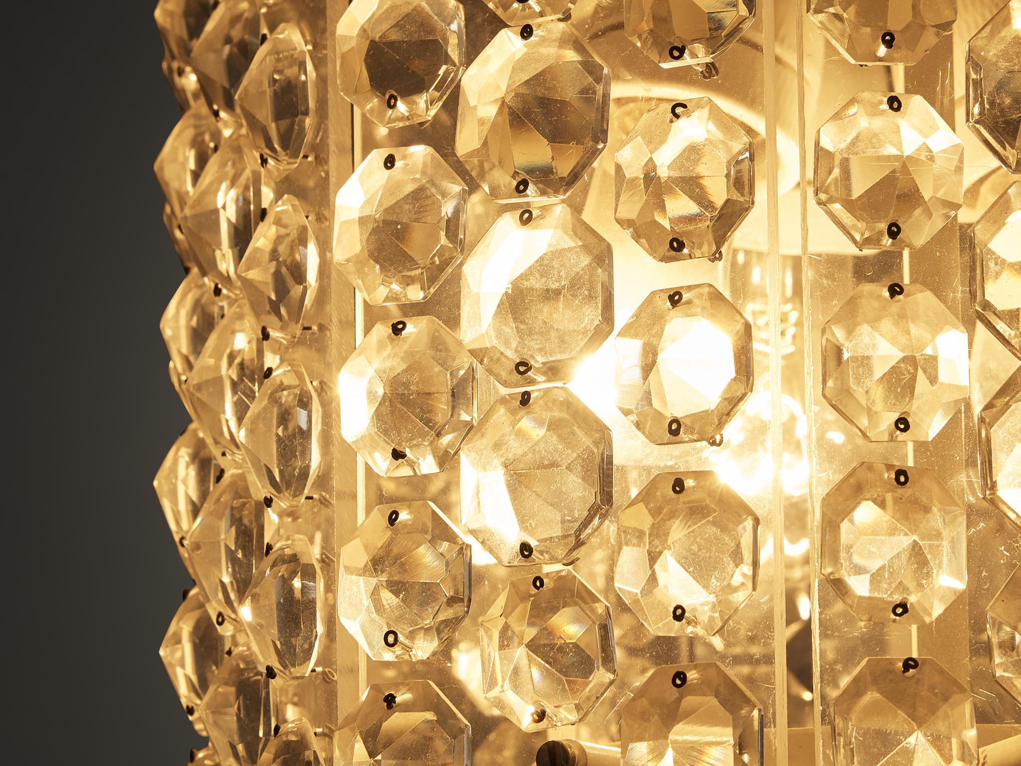 Mid-Century moderno Ciondolo in lucite e vetro tagliato in vendita
