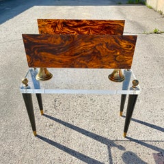 Porte-revues en lucite et fausse écaille de tortue