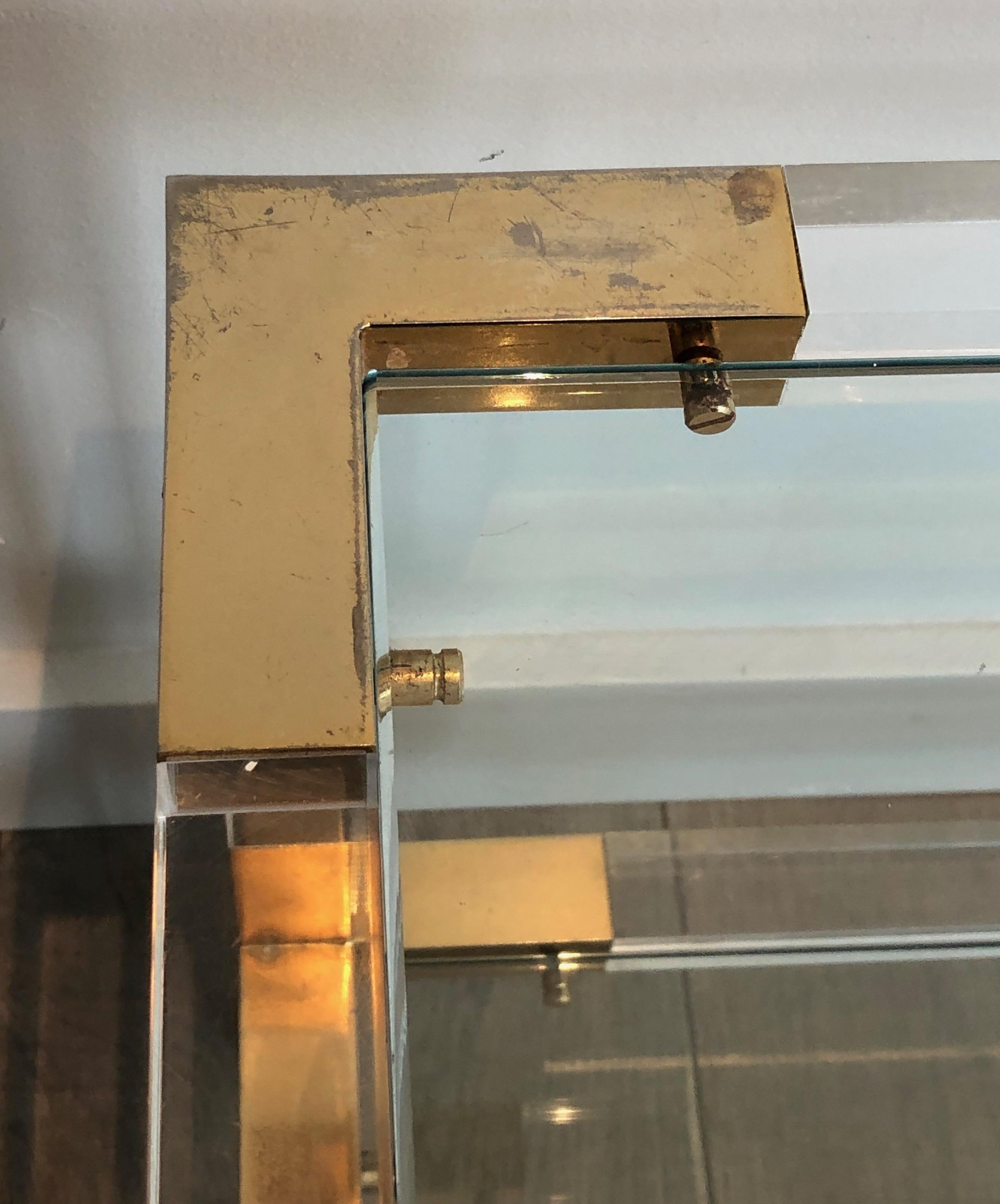 Table basse en lucite et chrome doré dans le style de la Maison Jansen en vente 10