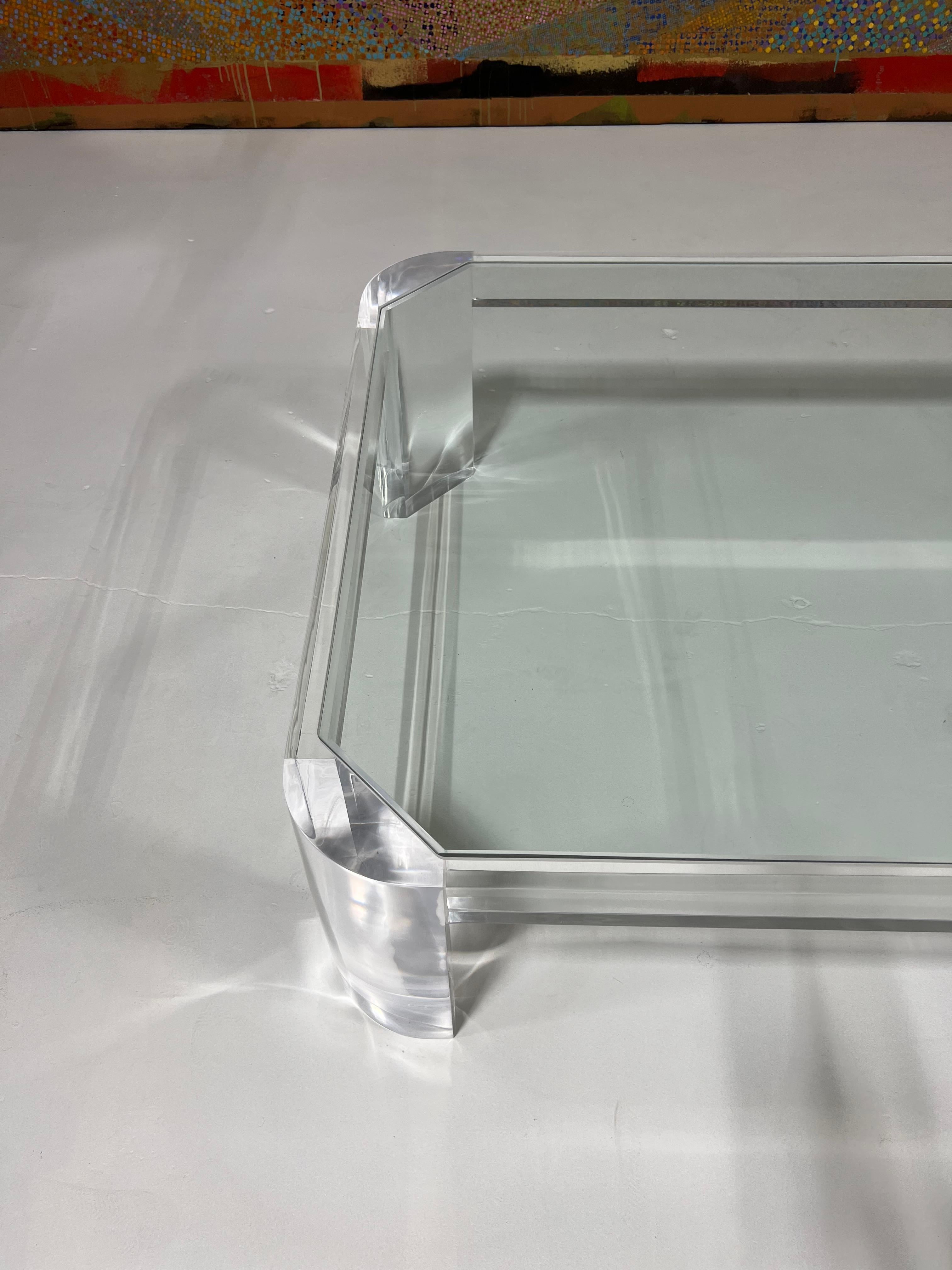 Moderne Lucite and Glass Cocktail Table by Les Prismatiques en vente