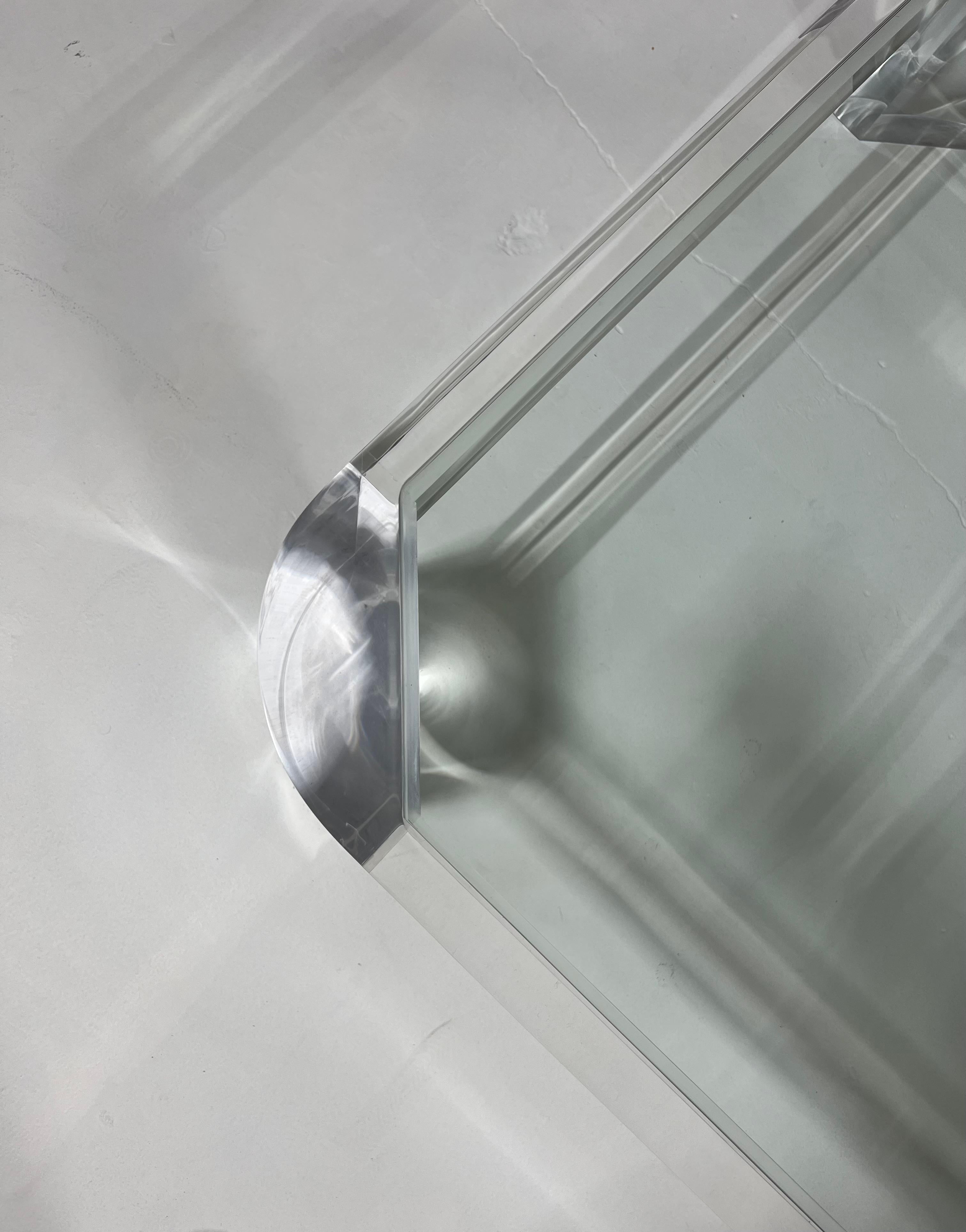 Fin du 20e siècle Lucite and Glass Cocktail Table by Les Prismatiques en vente