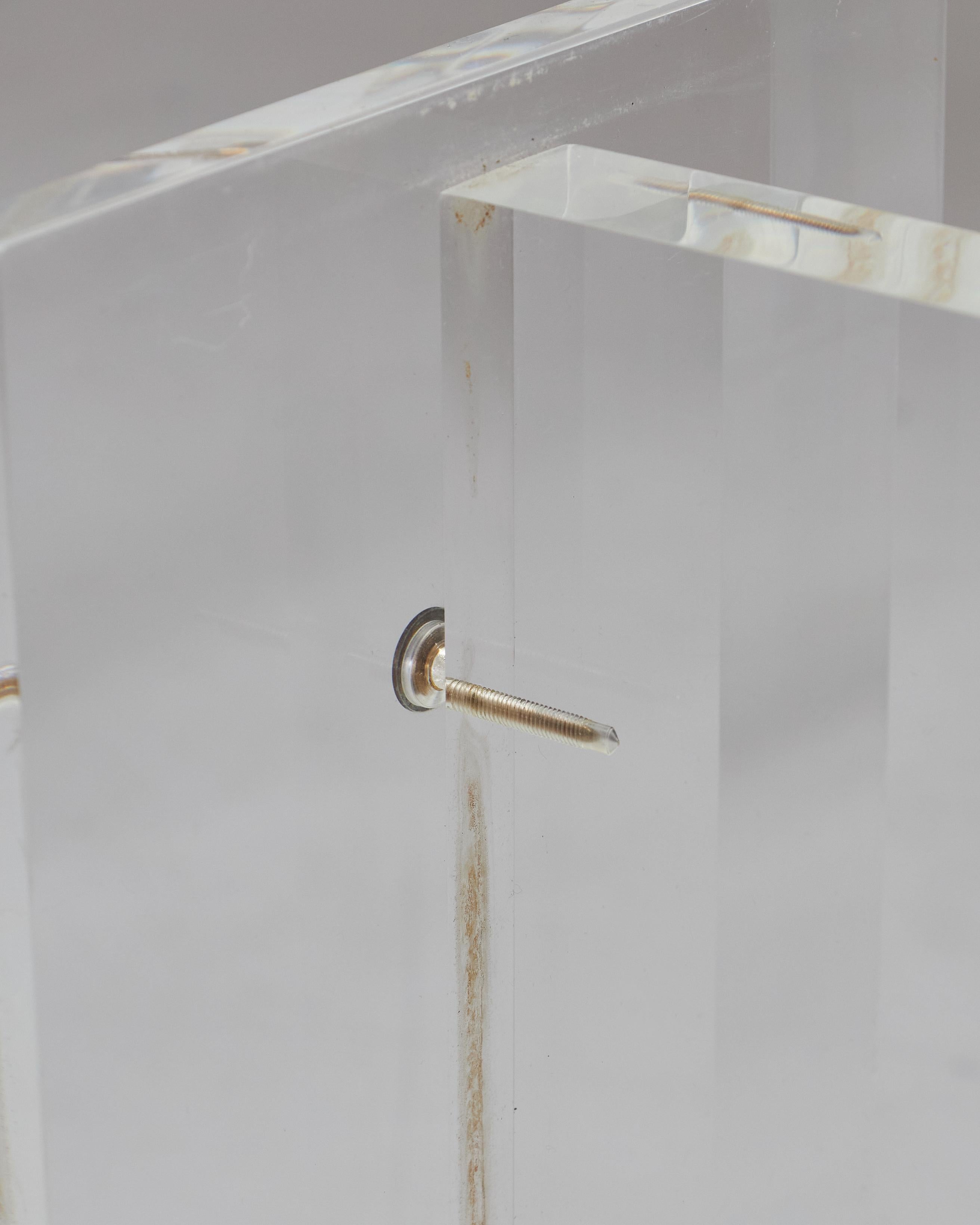 LUCITE AND GLASS COFFEE TABLE BY KARL SPRINGER, 1970s For Sale 7
