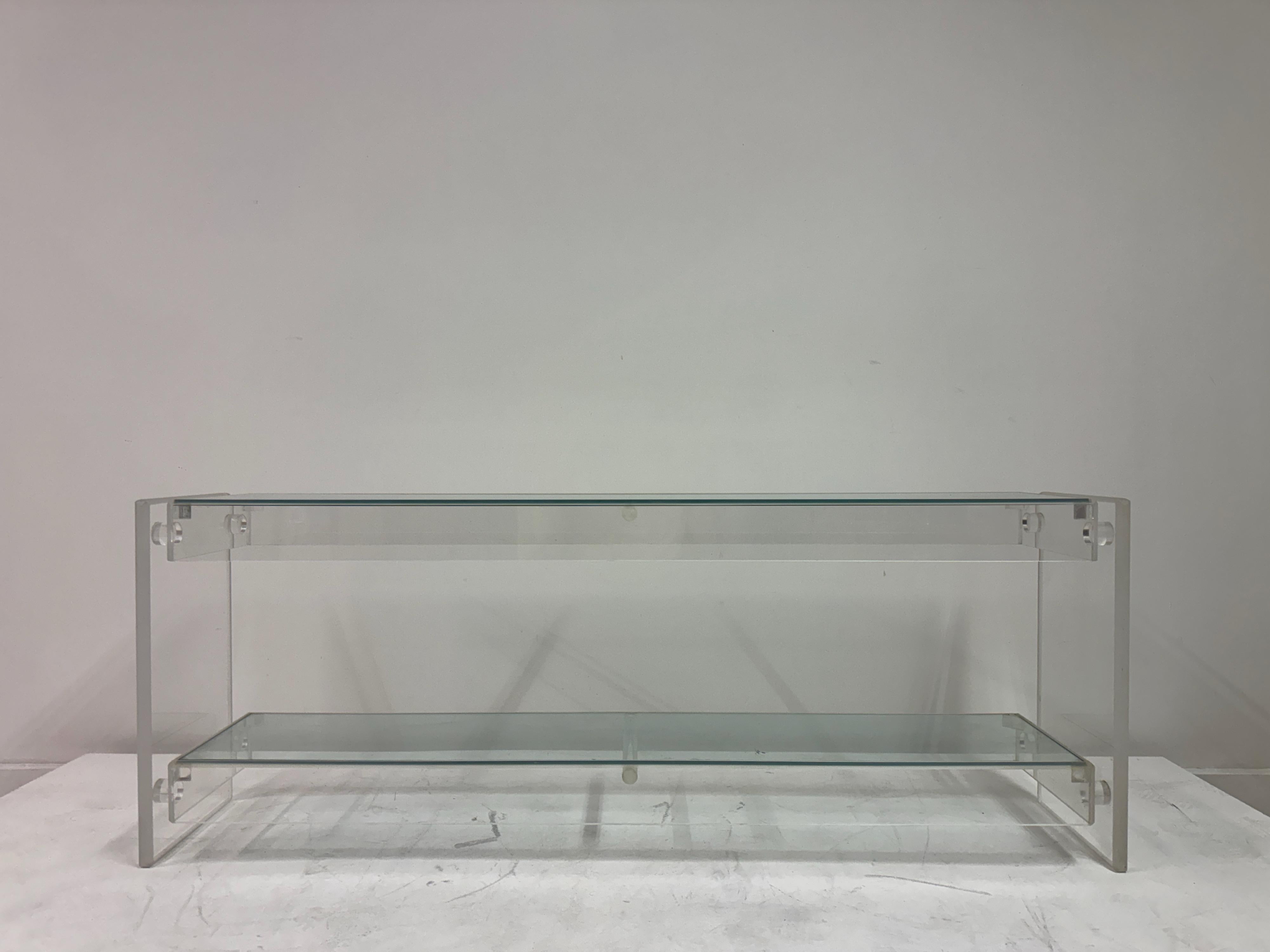 Hollywood Regency Consolle o pensile in lucite e vetro, America, CIRCA ANNI '80 in vendita
