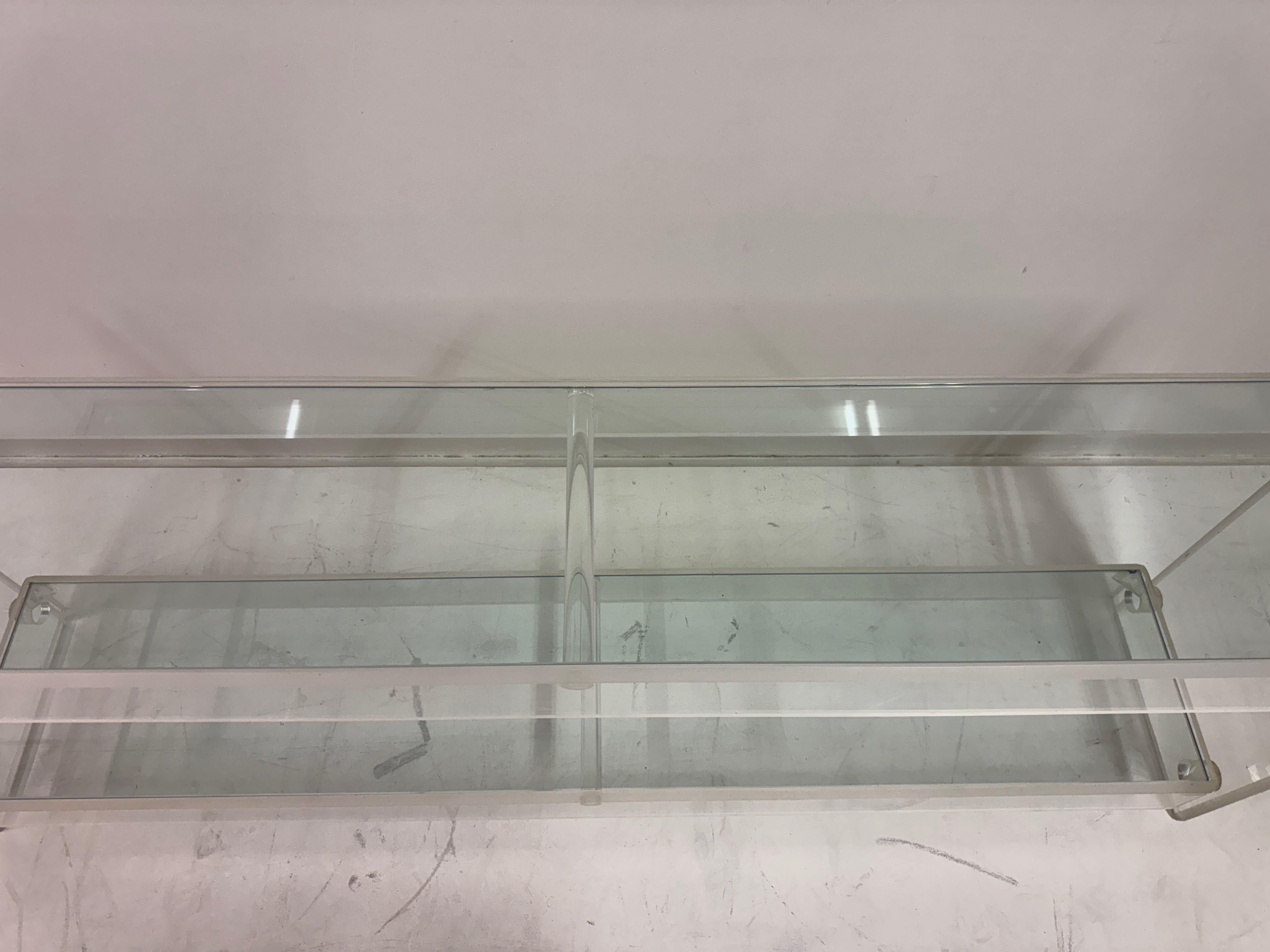 Lucite Consolle o pensile in lucite e vetro, America, CIRCA ANNI '80 in vendita