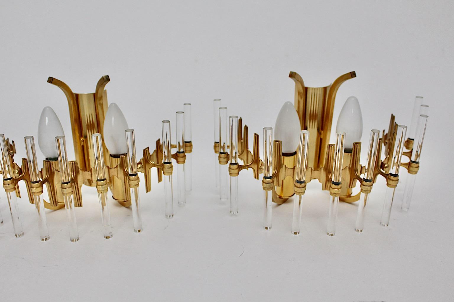 Lucite and Golden Metal Modern Vintage Three Sconces or Wall Lights 1980s, Italy In Good Condition For Sale In Vienna, AT