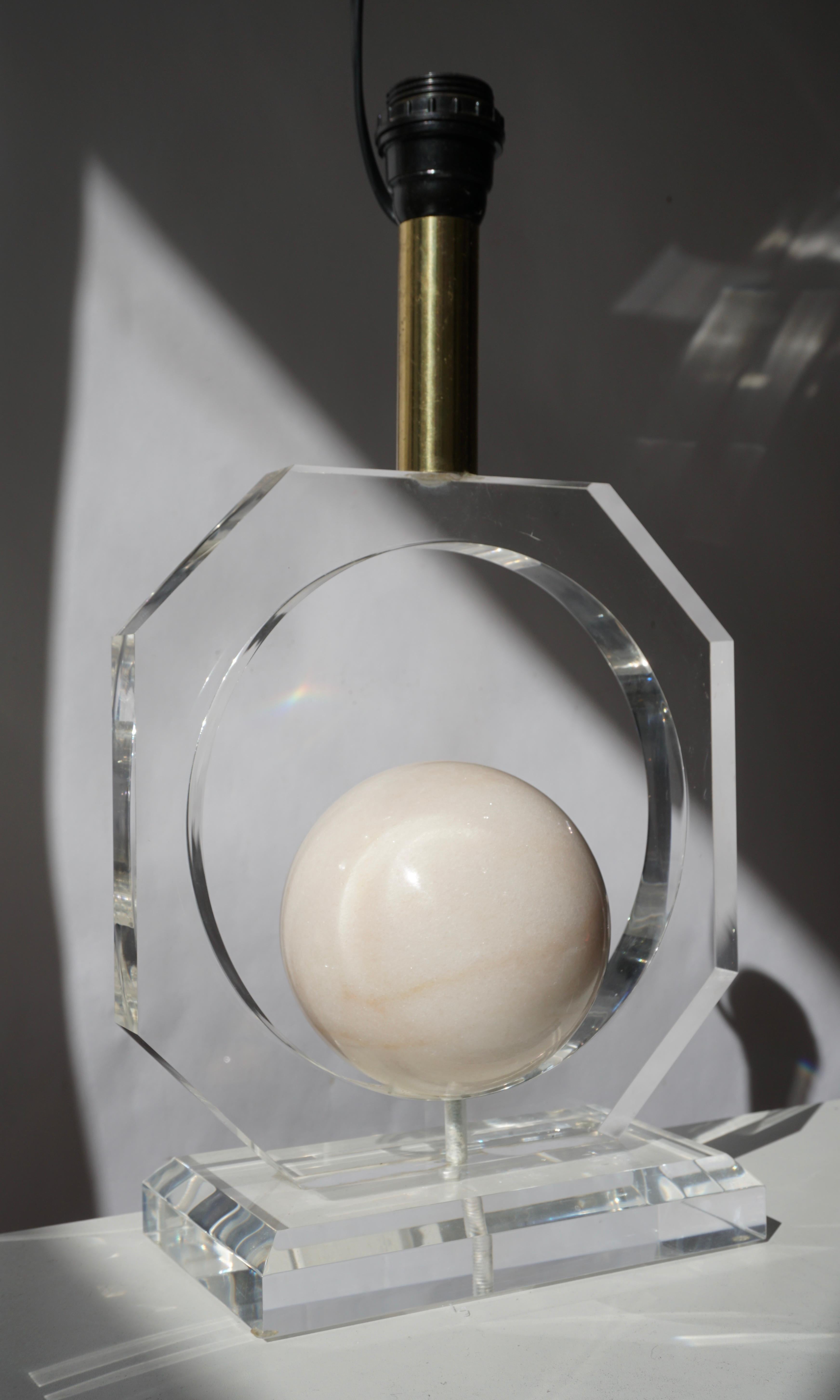 20ième siècle Lampe de table en lucite et marbre en vente