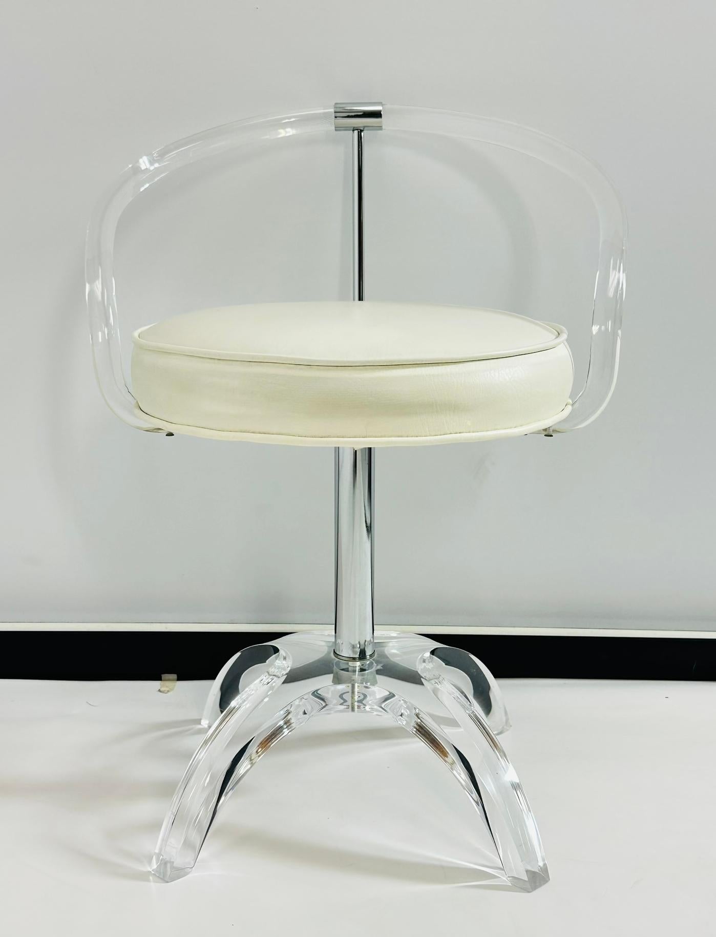 Mid-Century Modern Chaise de coiffeuse pivotante en Lucite et nickel de Charles Hollis Jones, signée et datée en vente