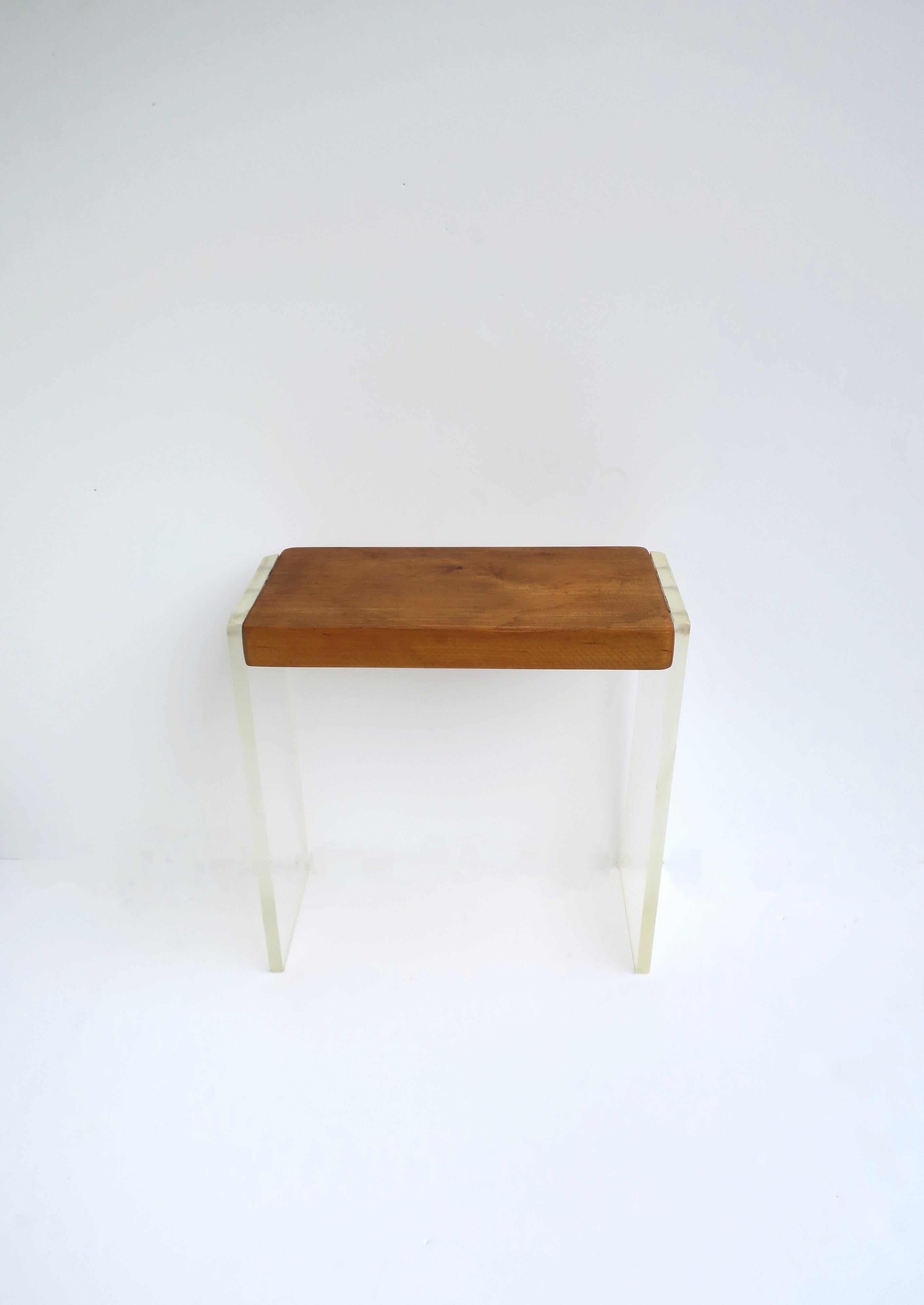 Lucite and Oak Stool Small Table In Good Condition For Sale In New York, NY