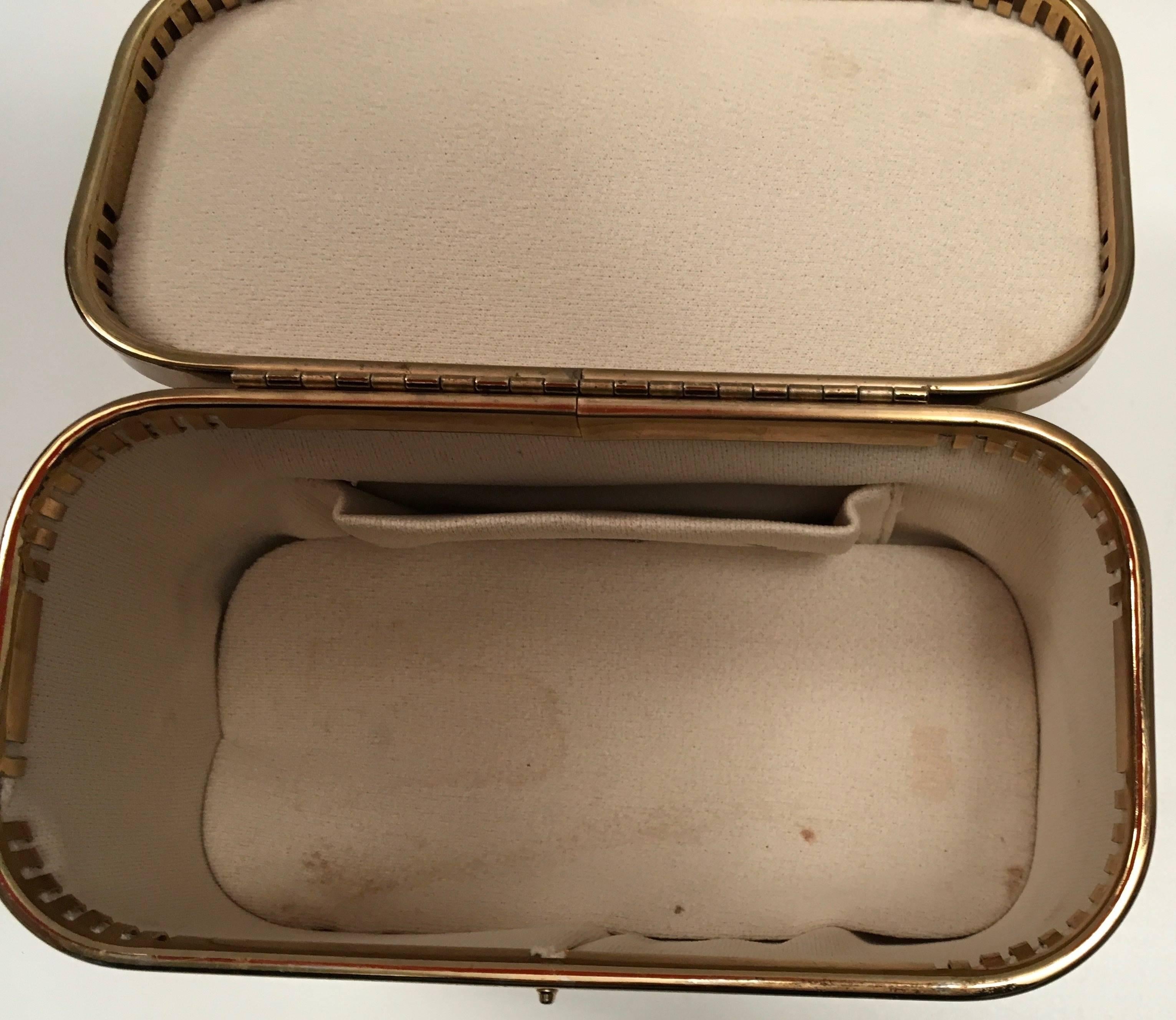 Lucite and Polka Dot 1960's Purse For Sale 4