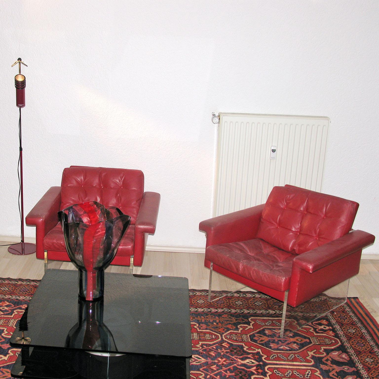 Mid-Century Modern leather and Lucite vintage loft armchairs, Italy, 1970s
Superb vintage armchairs, Italy, circa 1978, suitable for loft decoration. Reversed armrest design reminding of the Ico Parisi Model 875. Wooden frame, upholstered with