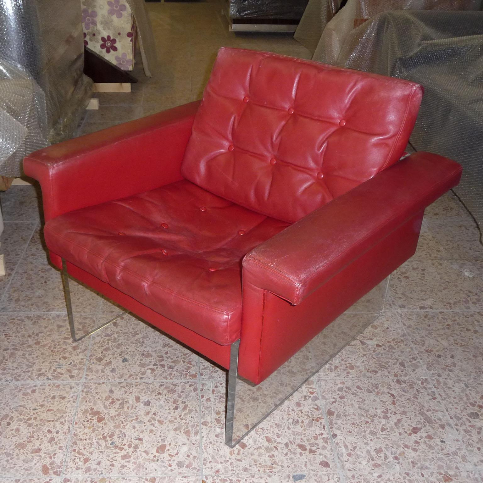 Lucite and Red Leather Vintage Loft Armchair, Italy, 1970s, Mid-Century Modern For Sale 1
